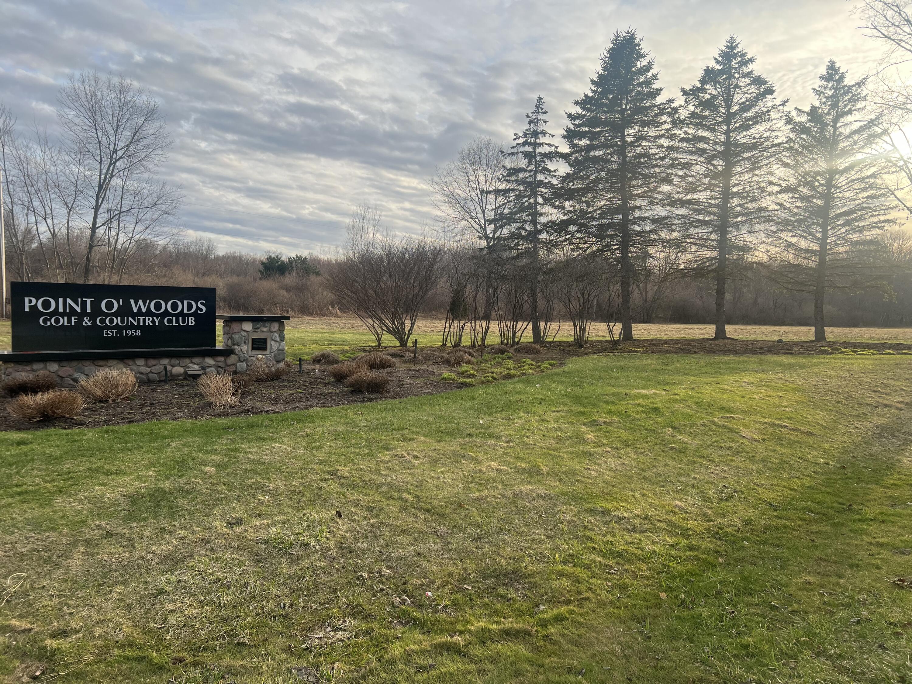 916 Point O Woods Drive Benton Harbor MI 49022