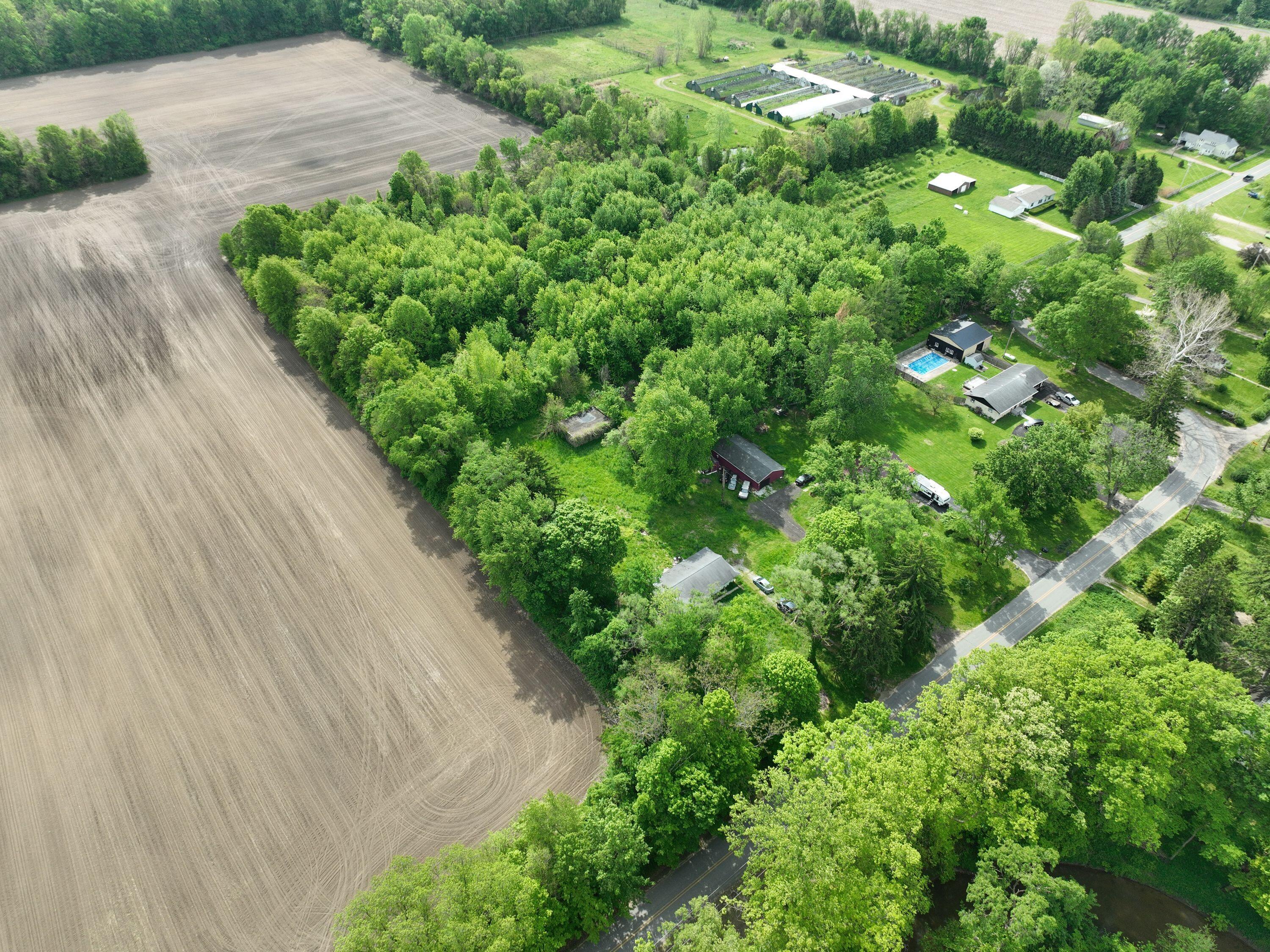 13817 S Log Cabin Road Three Oaks MI 49128