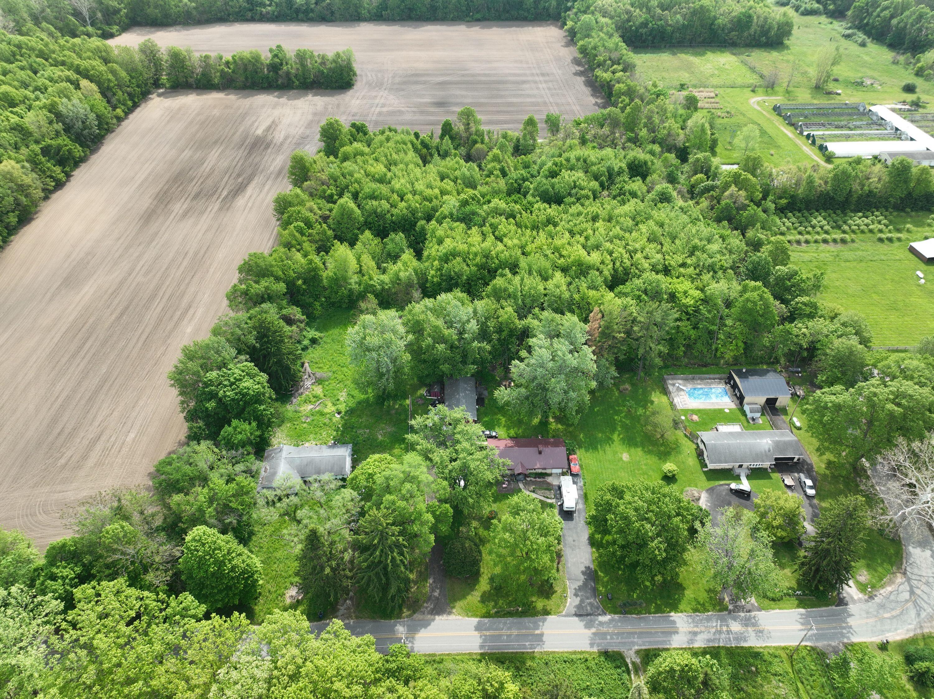 13817 S Log Cabin Road Three Oaks MI 49128