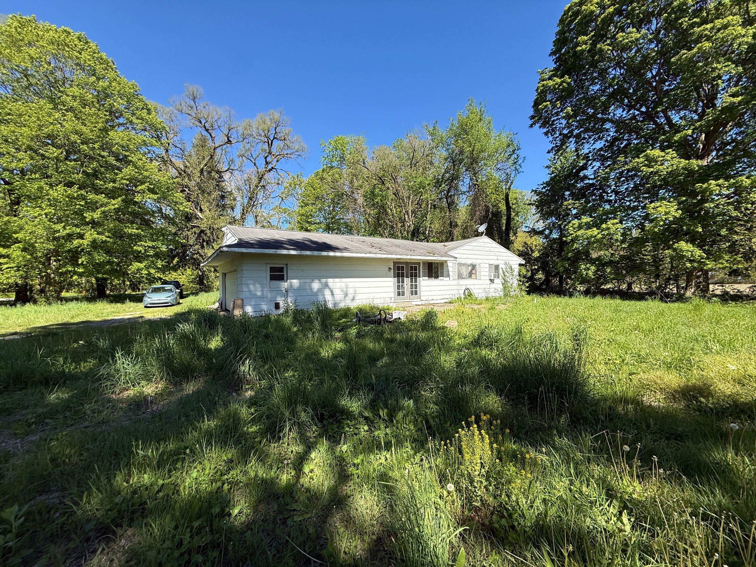 13817 S Log Cabin Road Three Oaks MI 49128