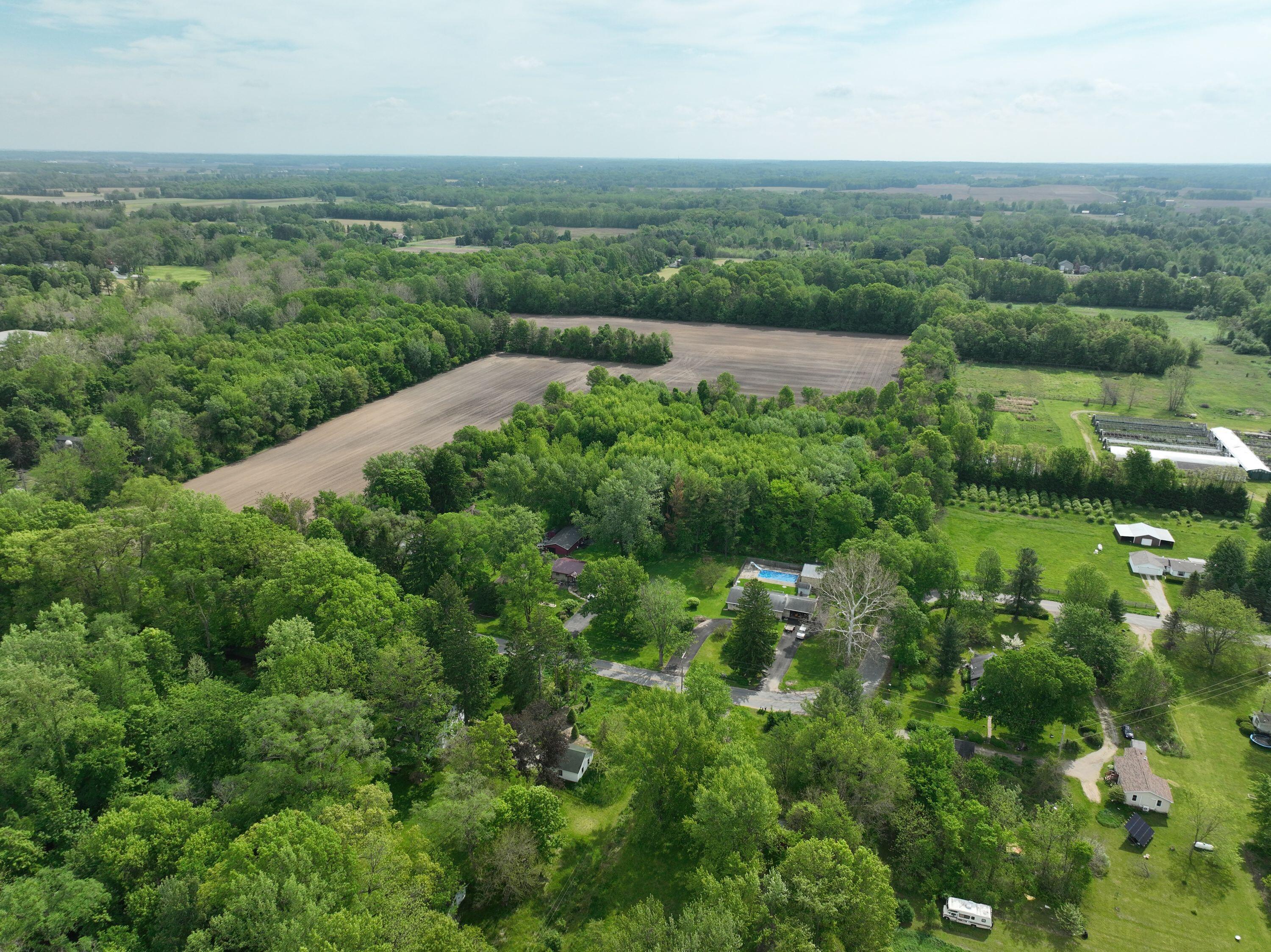 13817 S Log Cabin Road Three Oaks MI 49128