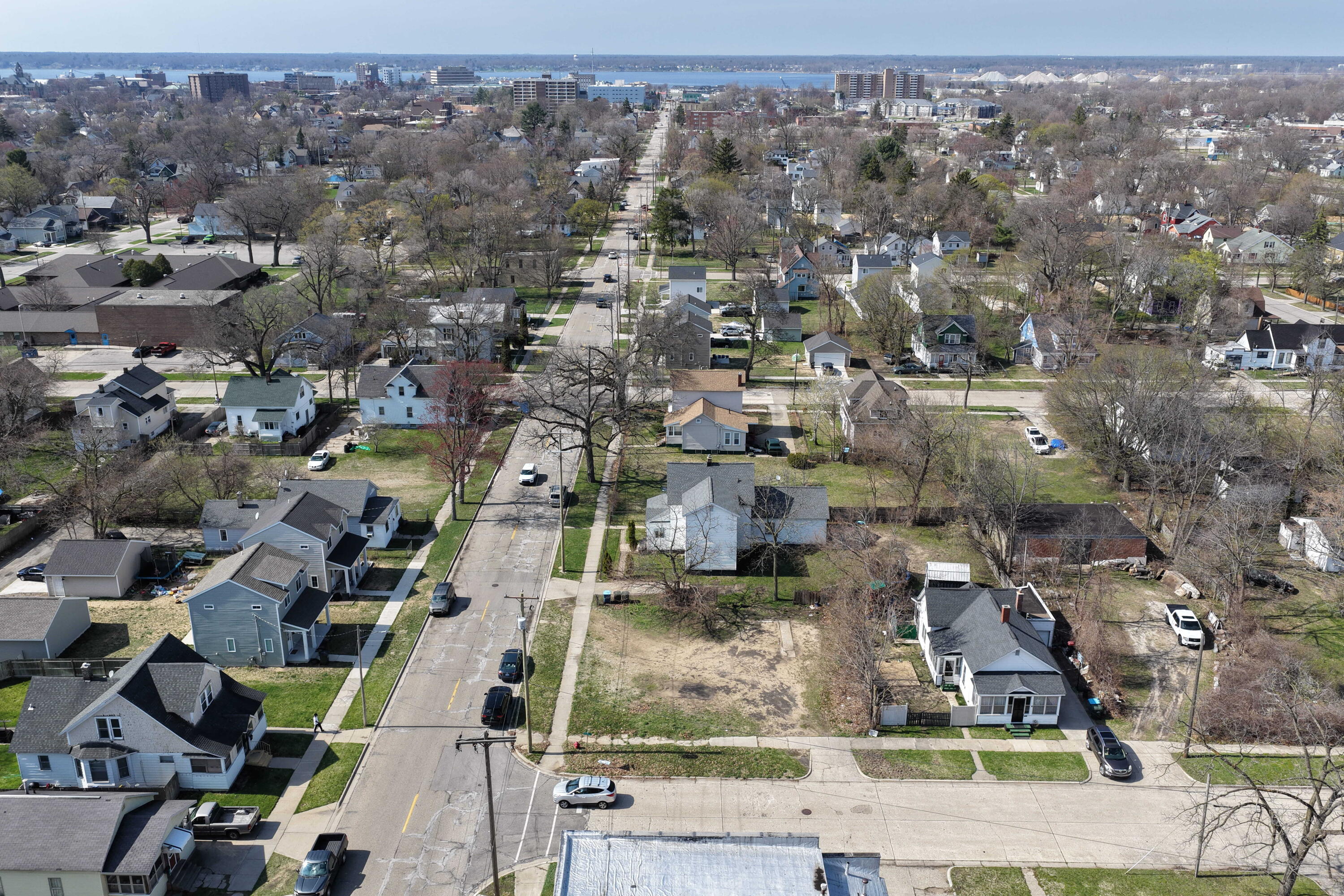 1374 Pine Street Muskegon MI 49442