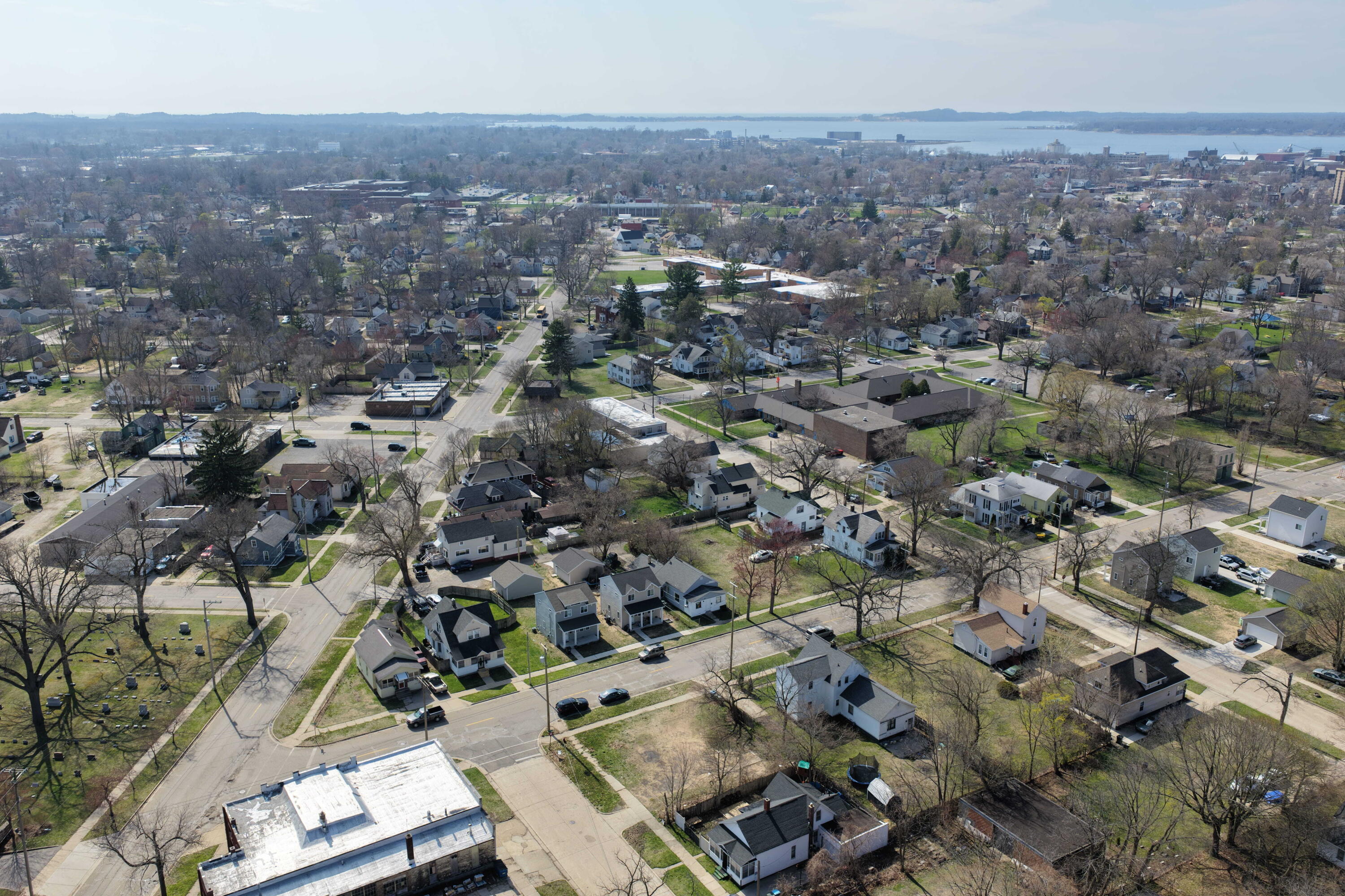 1374 Pine Street Muskegon MI 49442