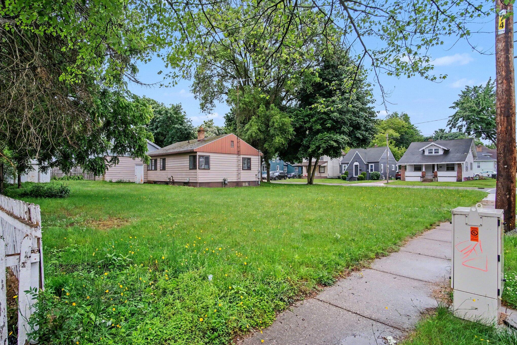 1538 Hudson Street Muskegon MI 49441