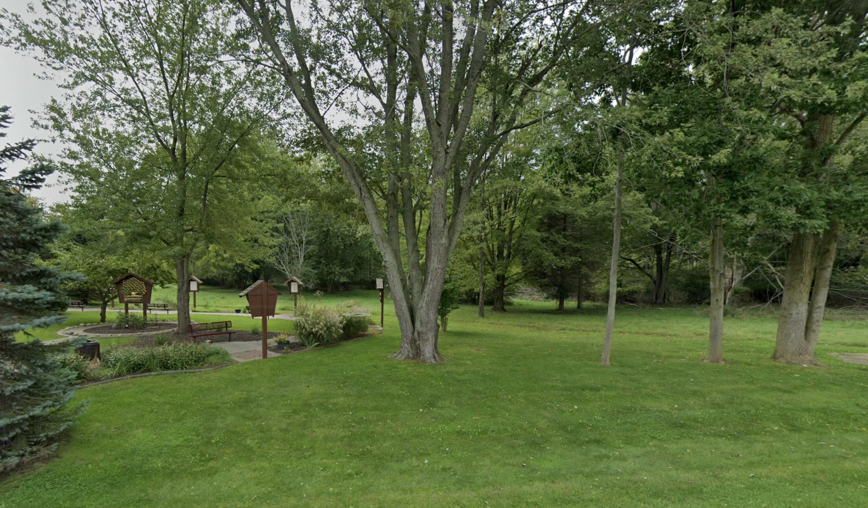 319 Beachwood Way Douglas MI 49406