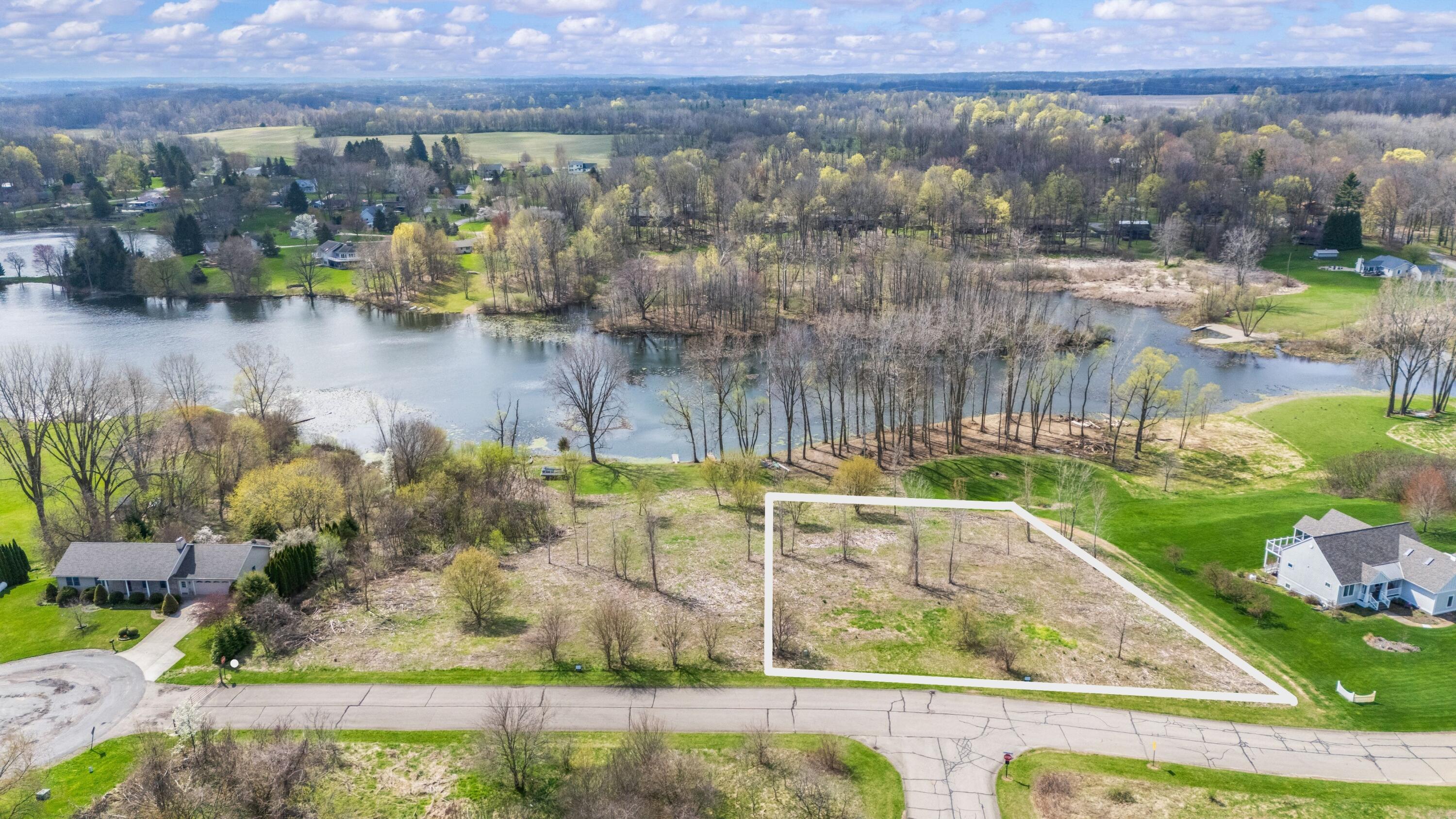 2658 W Lakeland Drive Berrien Springs MI 49103