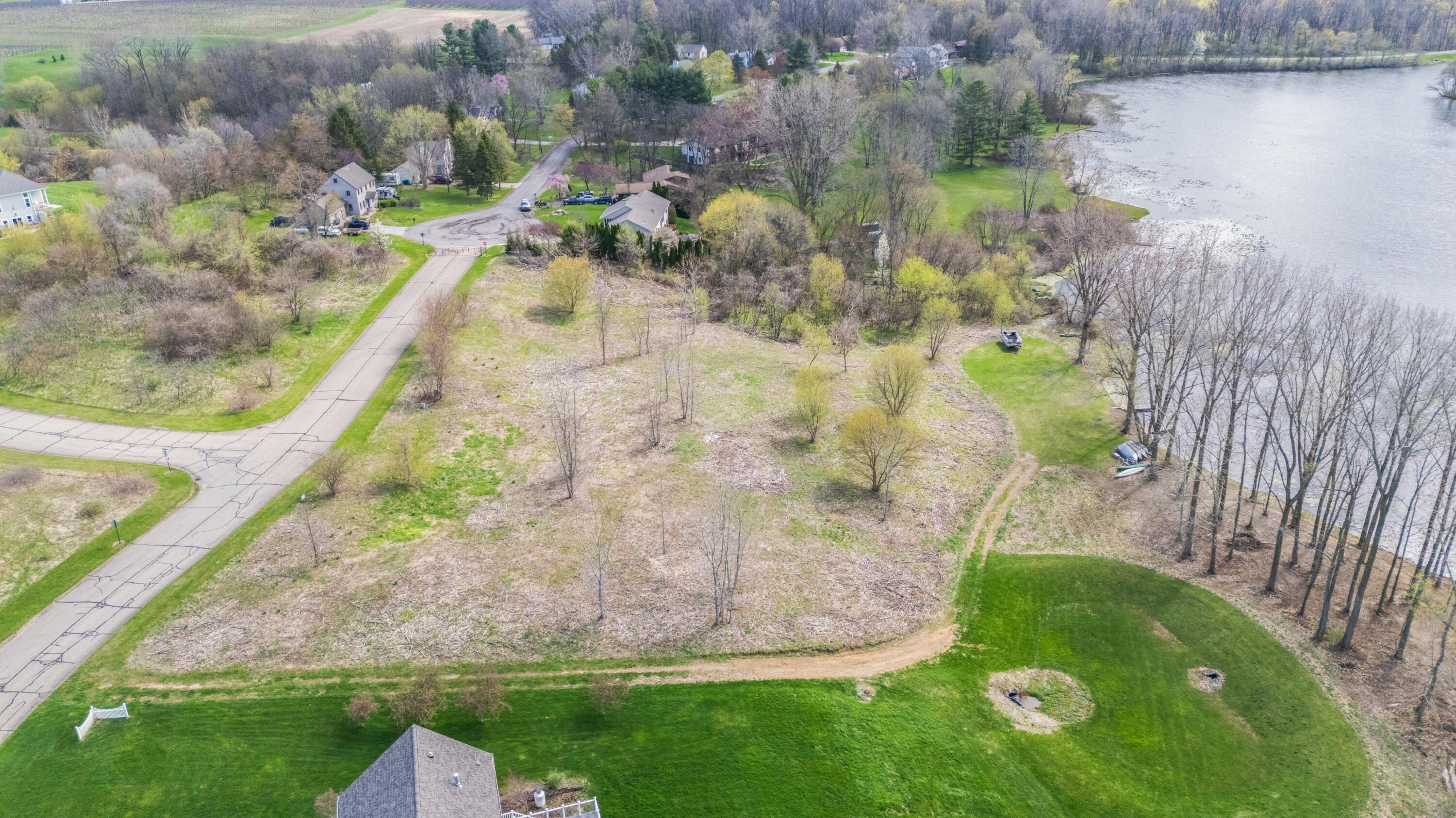 2658 W Lakeland Drive Berrien Springs MI 49103