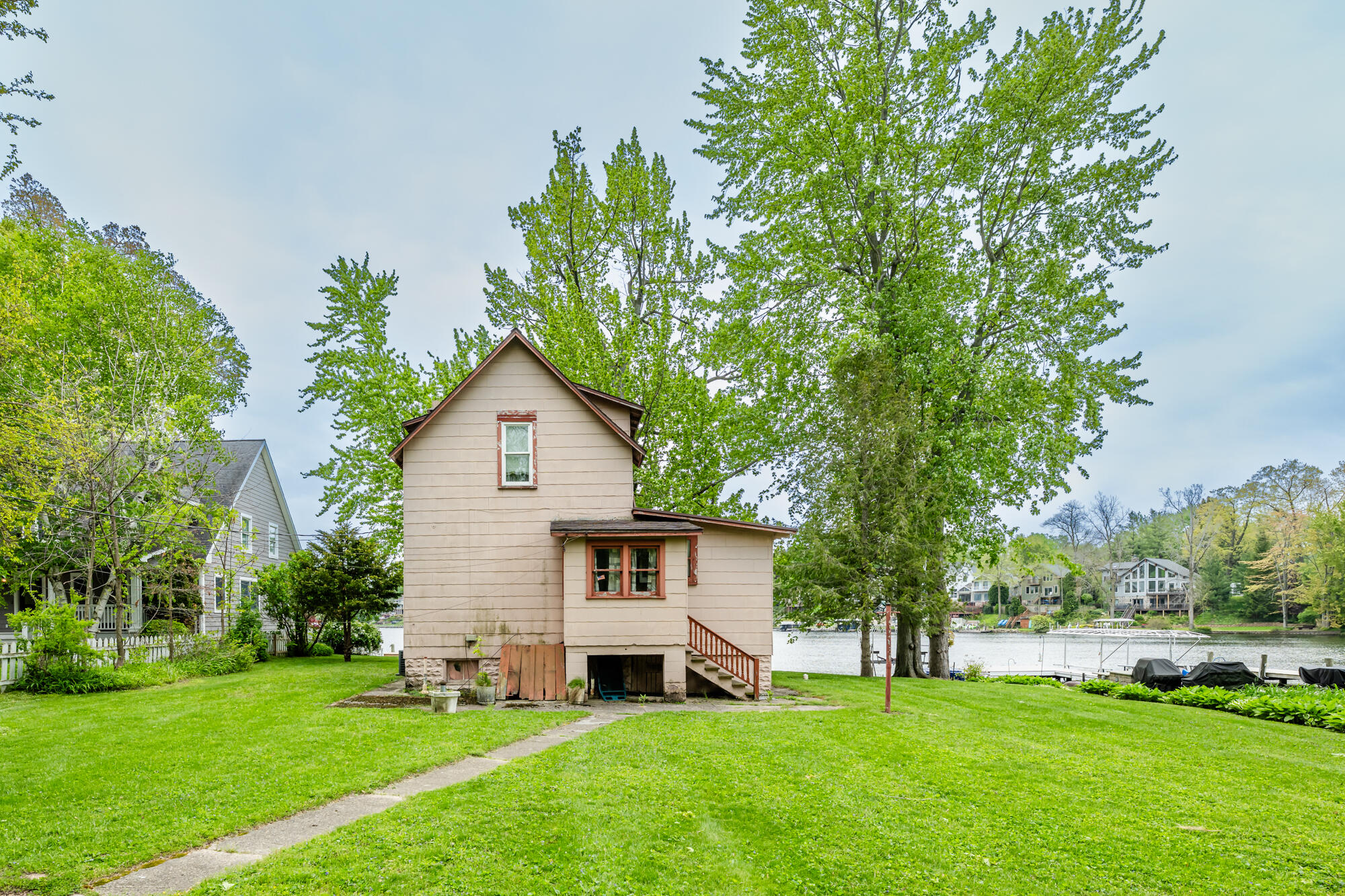 5615 Benson Terrace Coloma MI 49038