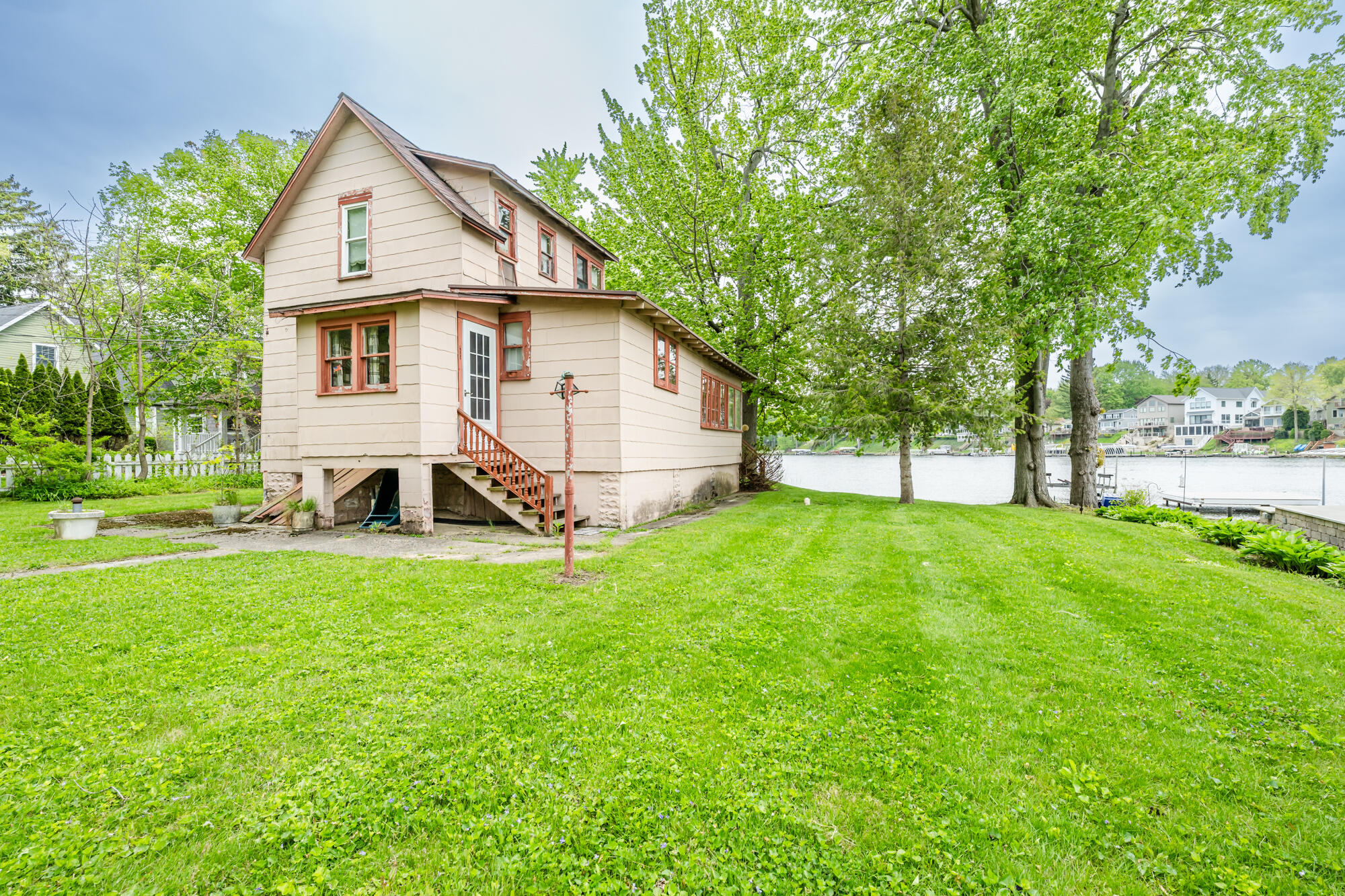 5615 Benson Terrace Coloma MI 49038