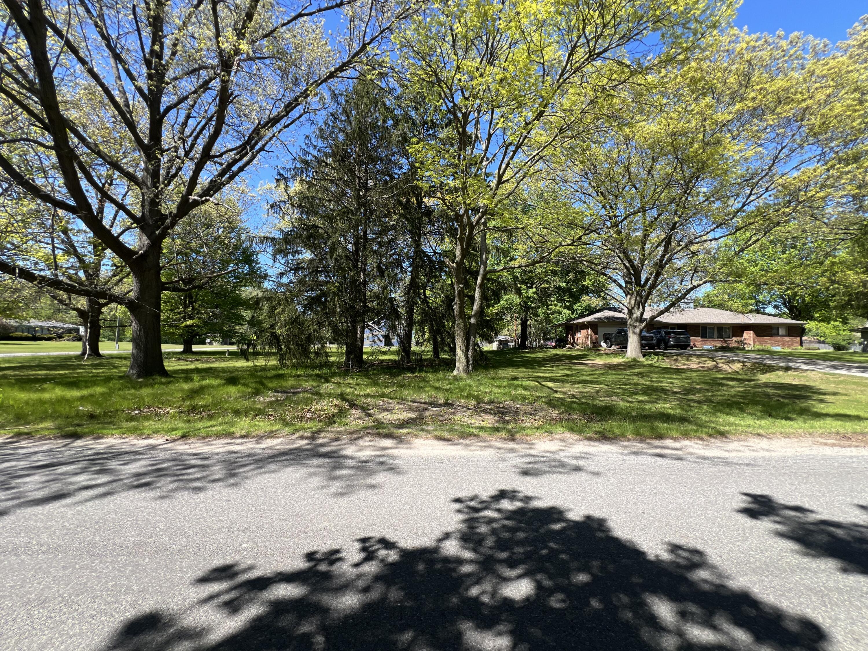 167 E E Delaware Avenue Benton Harbor MI 49022