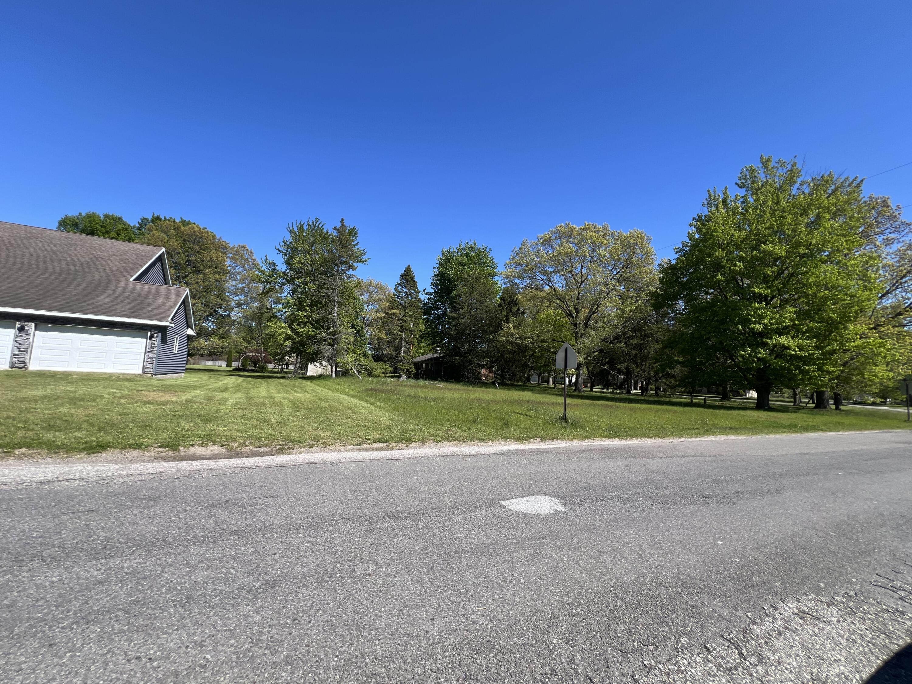 167 E E Delaware Avenue Benton Harbor MI 49022