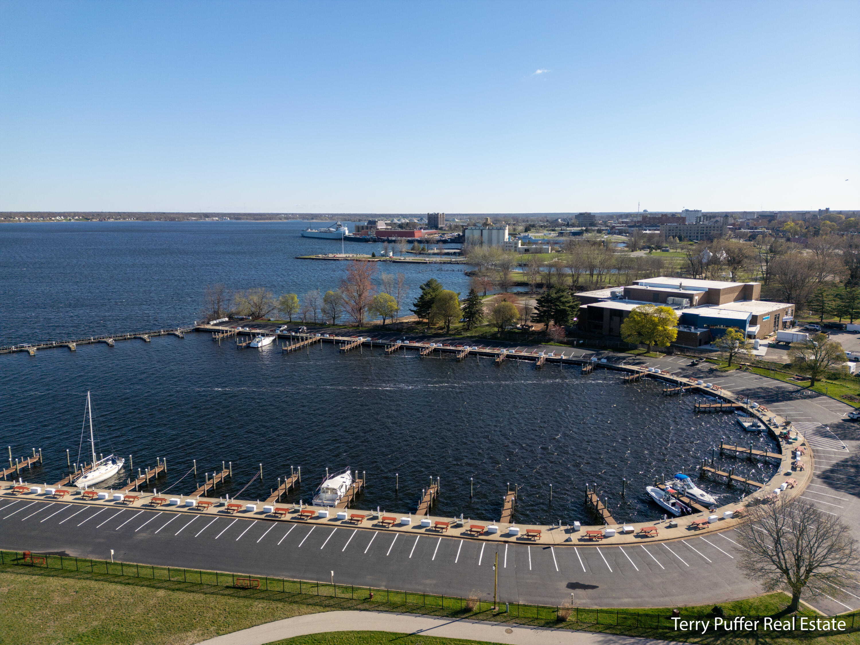 1004 Boardwalk Cove Drive Muskegon MI 49441