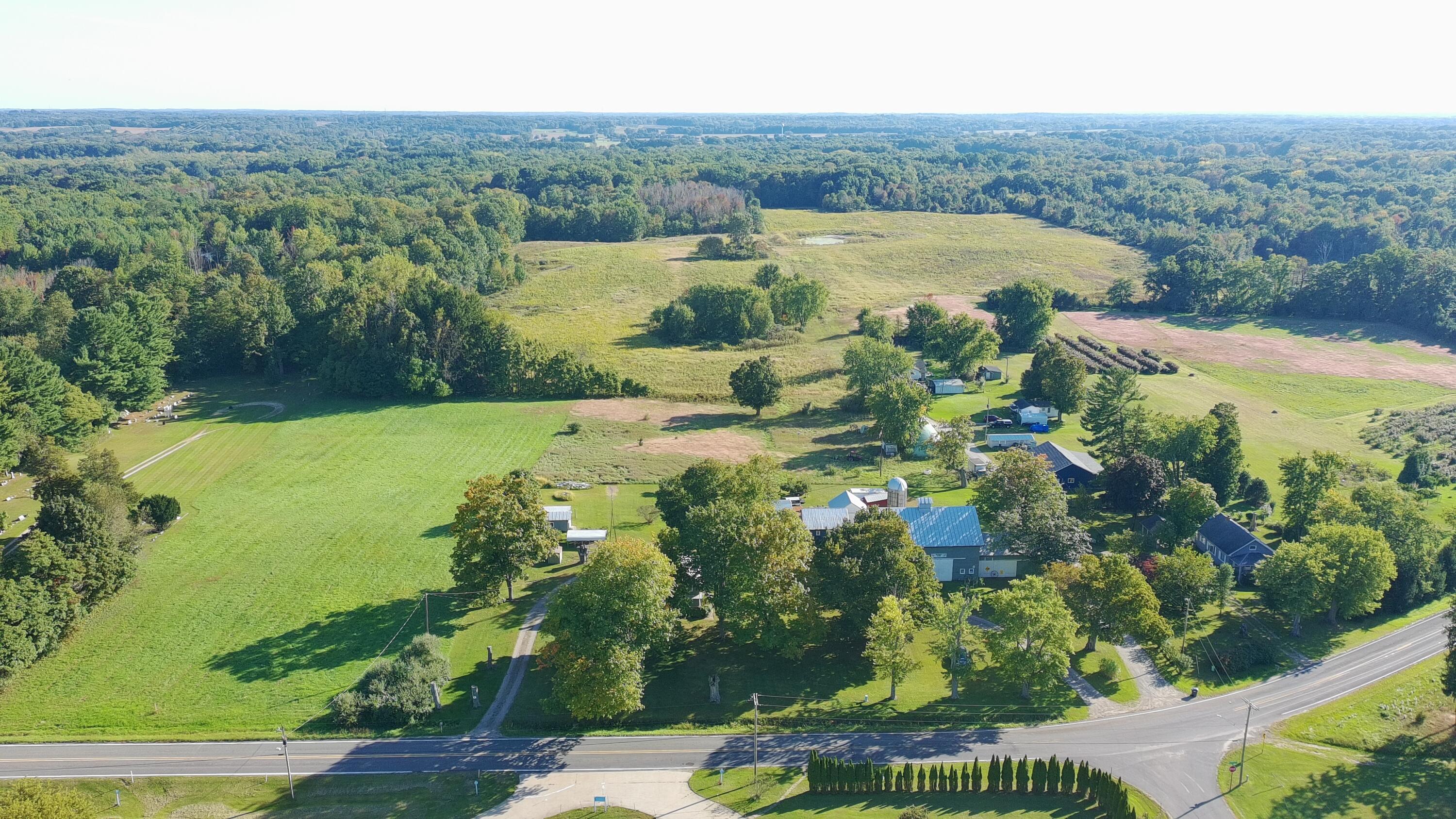 5710 Riverside Road Coloma MI 49038