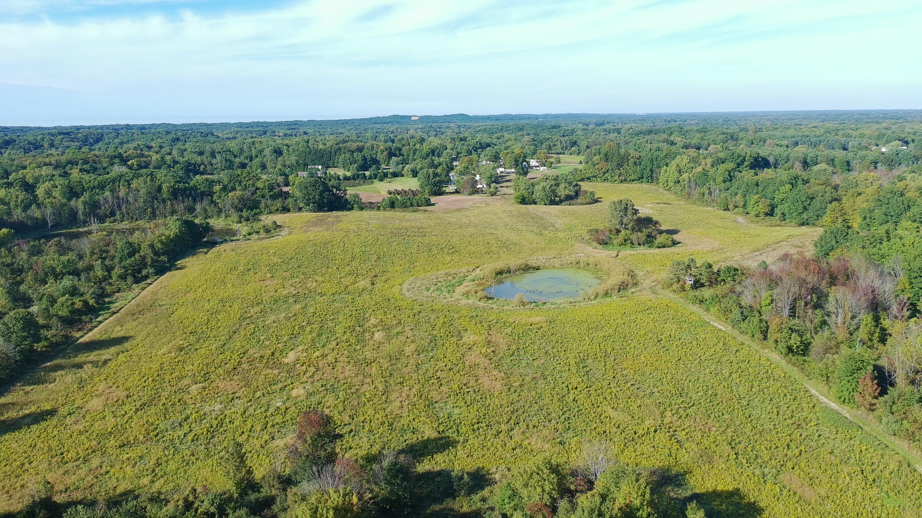 5710 Riverside Road Coloma MI 49038