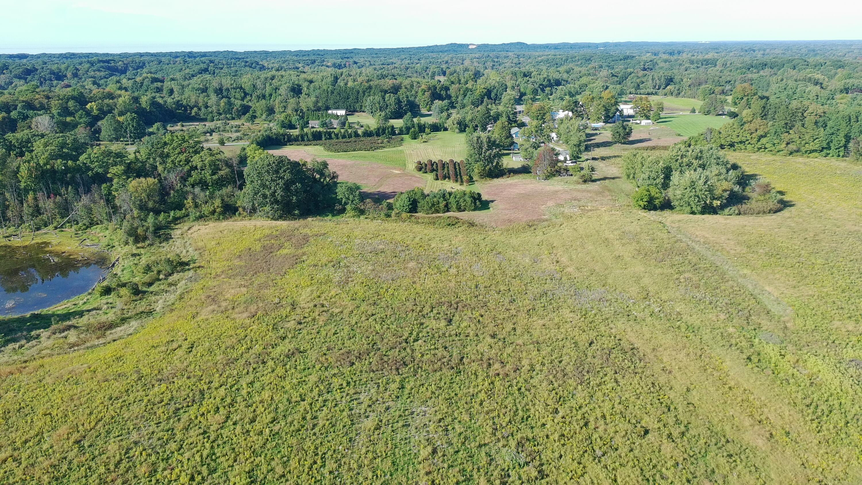 5710 Riverside Road Coloma MI 49038