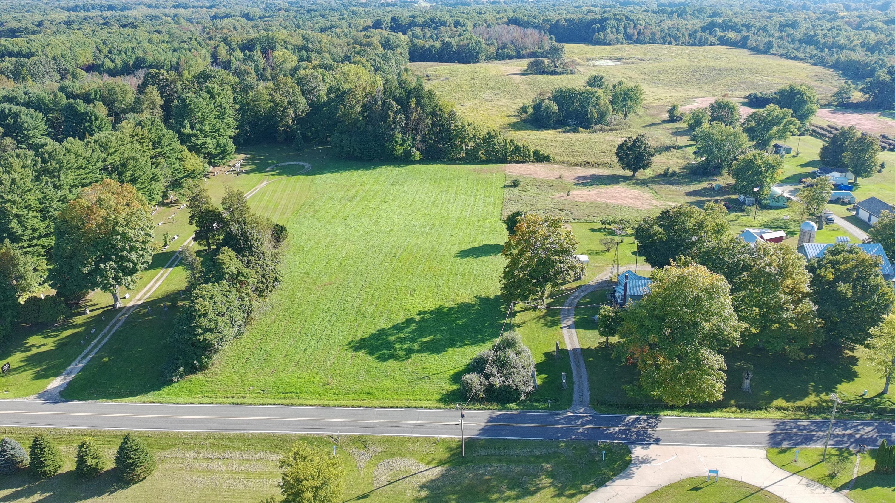 5710 Riverside Road Coloma MI 49038
