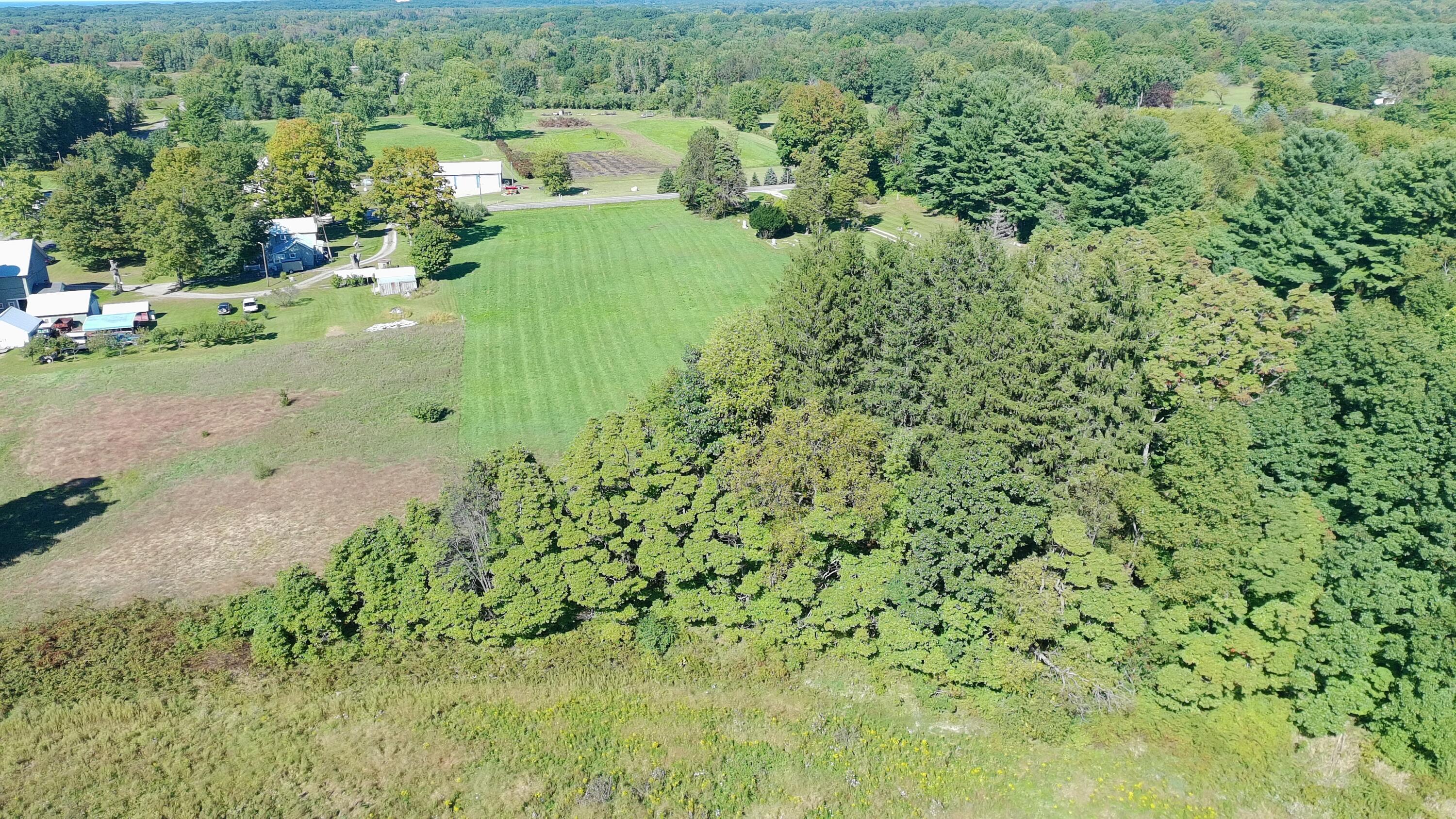 5710 Riverside Road Coloma MI 49038