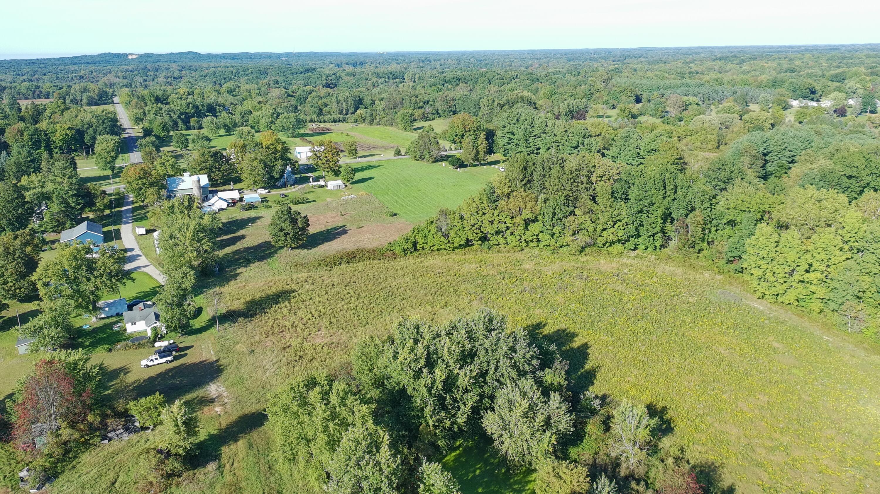 5710 Riverside Road Coloma MI 49038