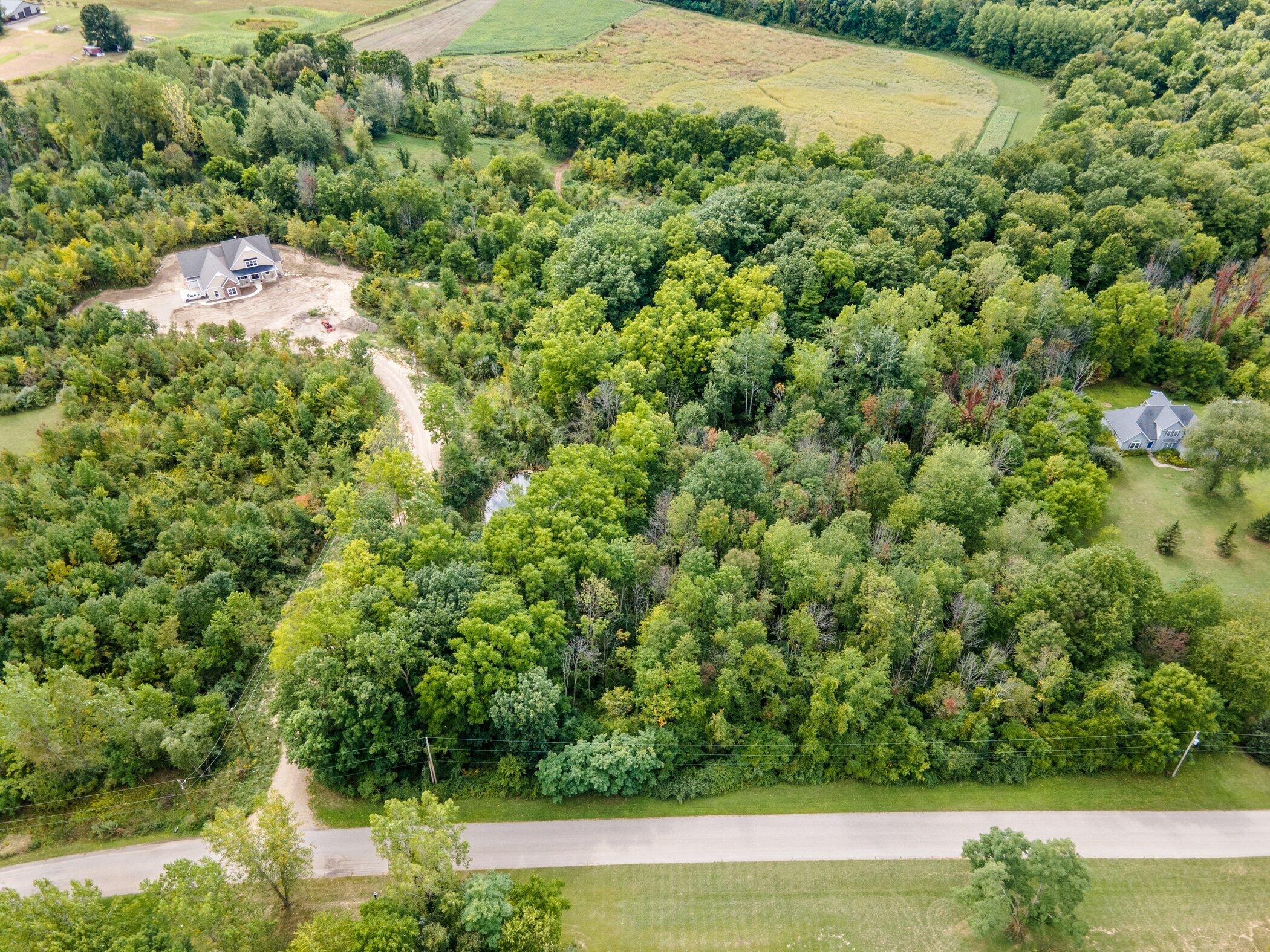 V/l Springhill Drive Allegan MI 49010