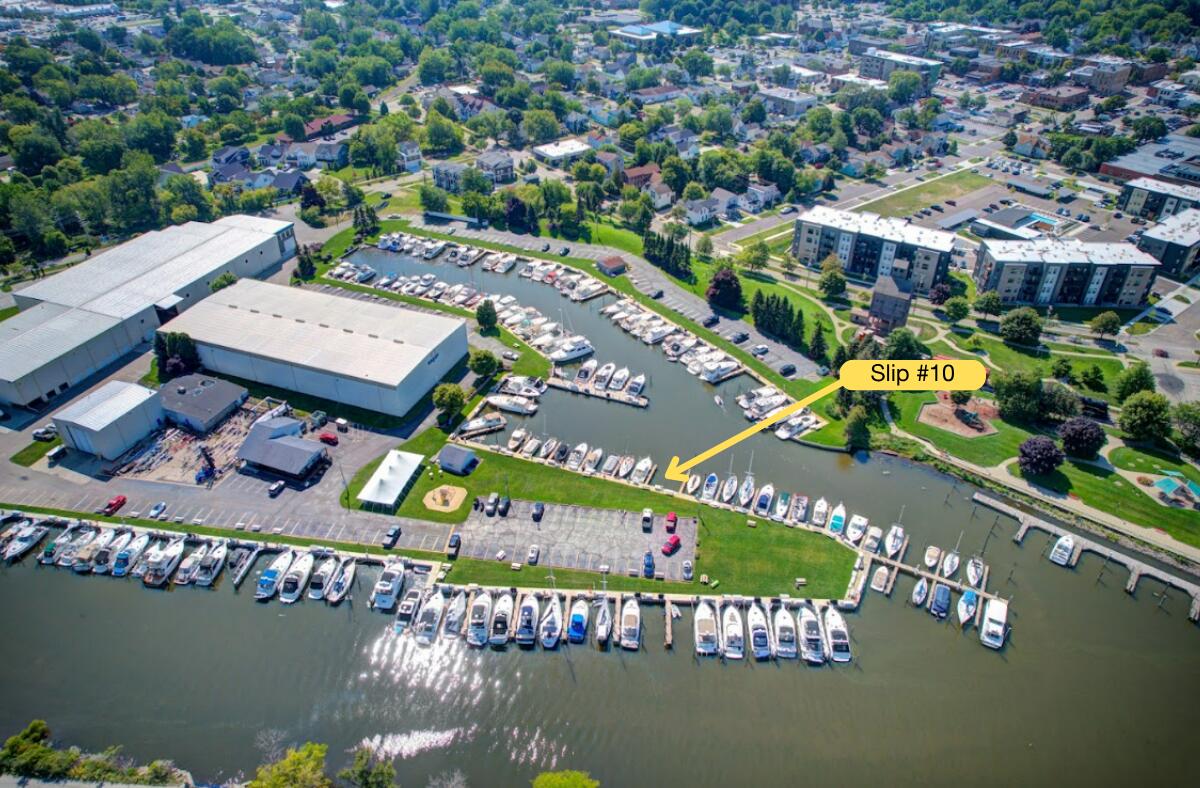 10 Wharfside Grand Haven MI 49417