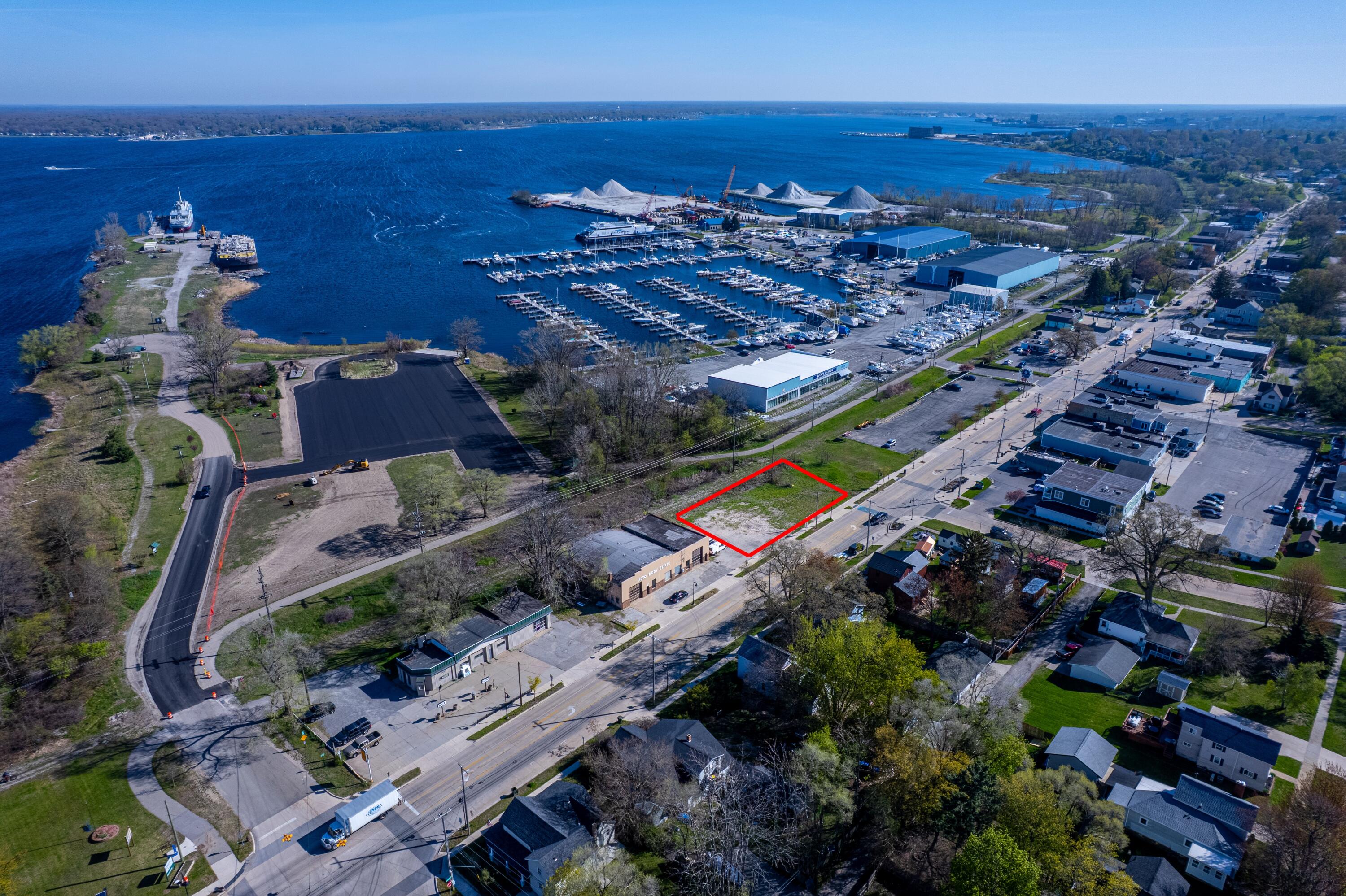 2034 Lakeshore Drive Muskegon MI 49441