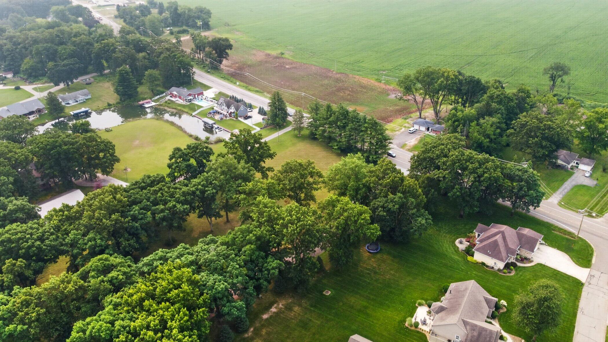 69027 South Beach Drive Edwardsburg MI 49112