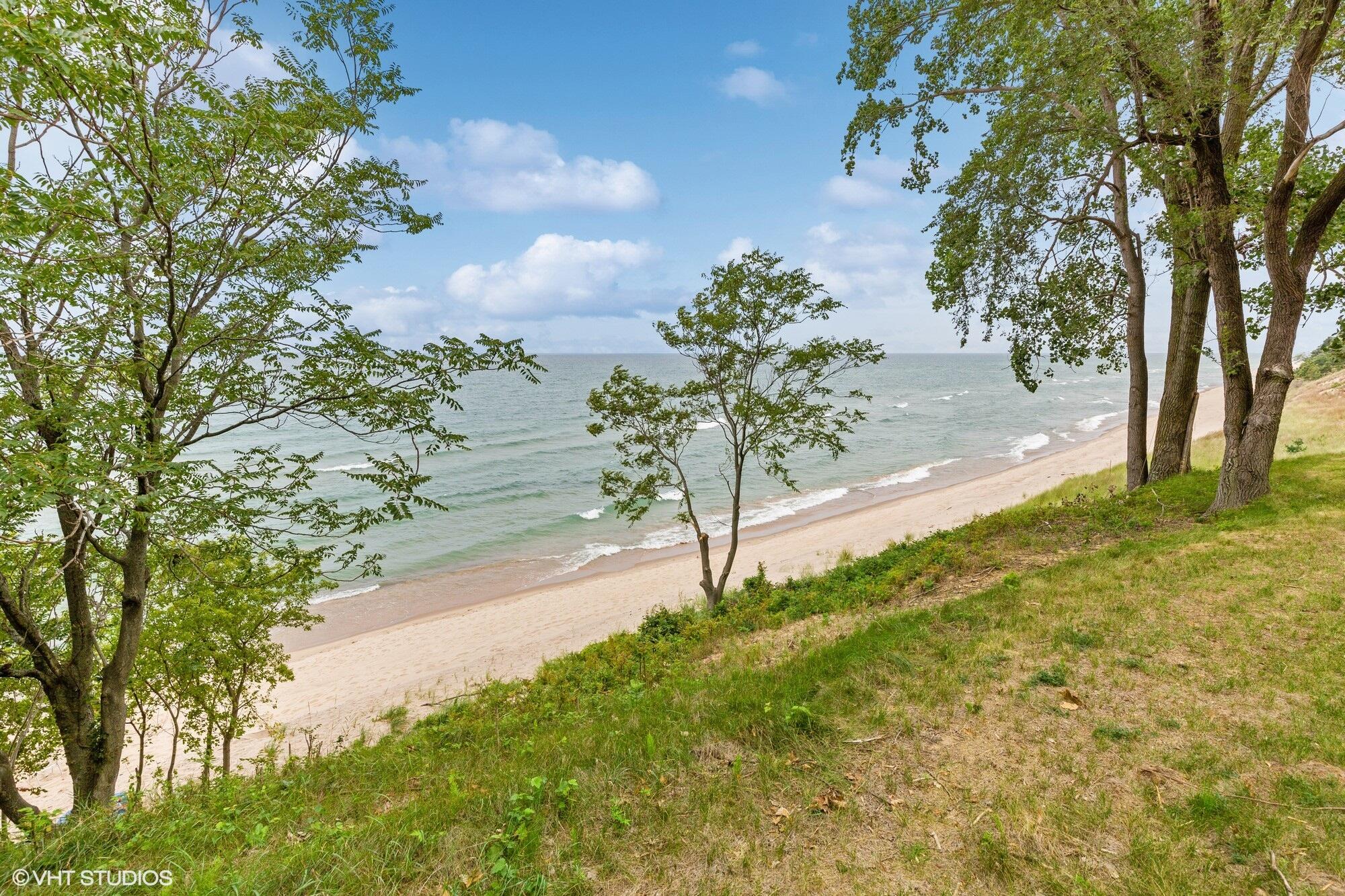 52 Lake Road Bridgman MI 49106