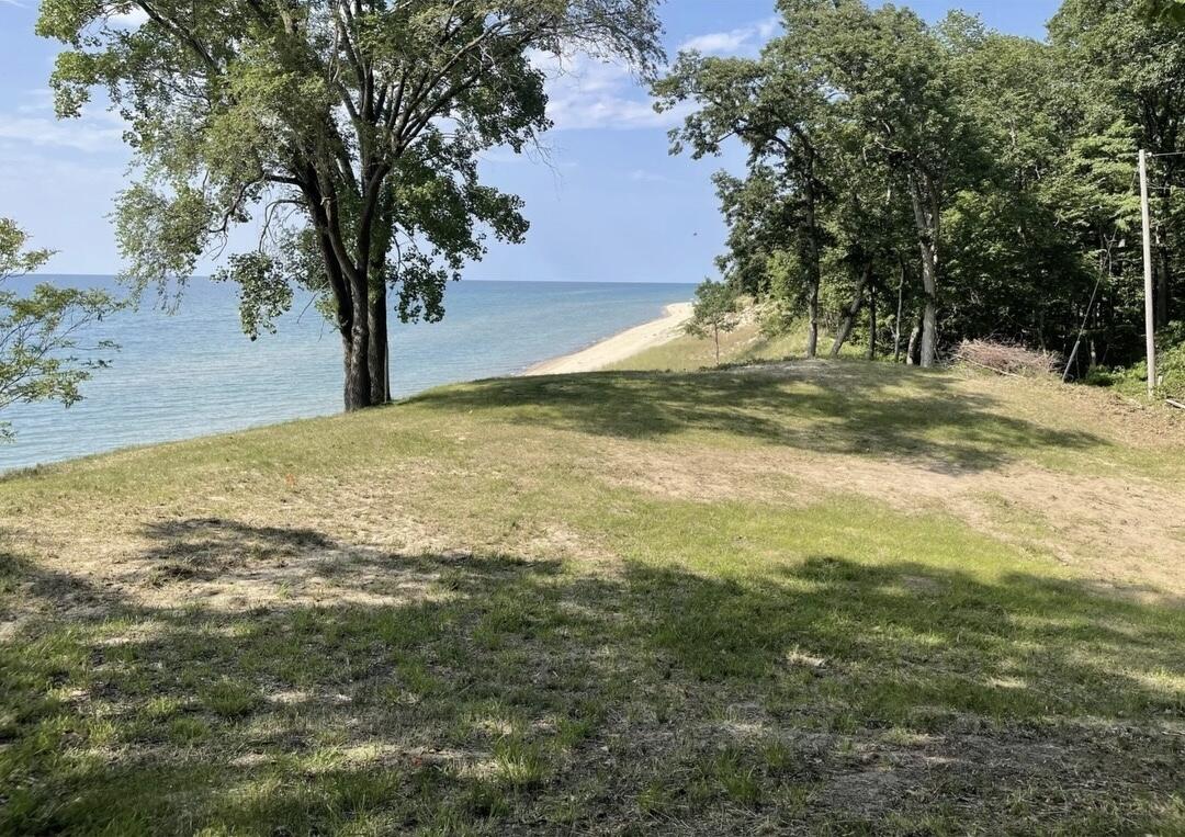 52 Lake Road Bridgman MI 49106