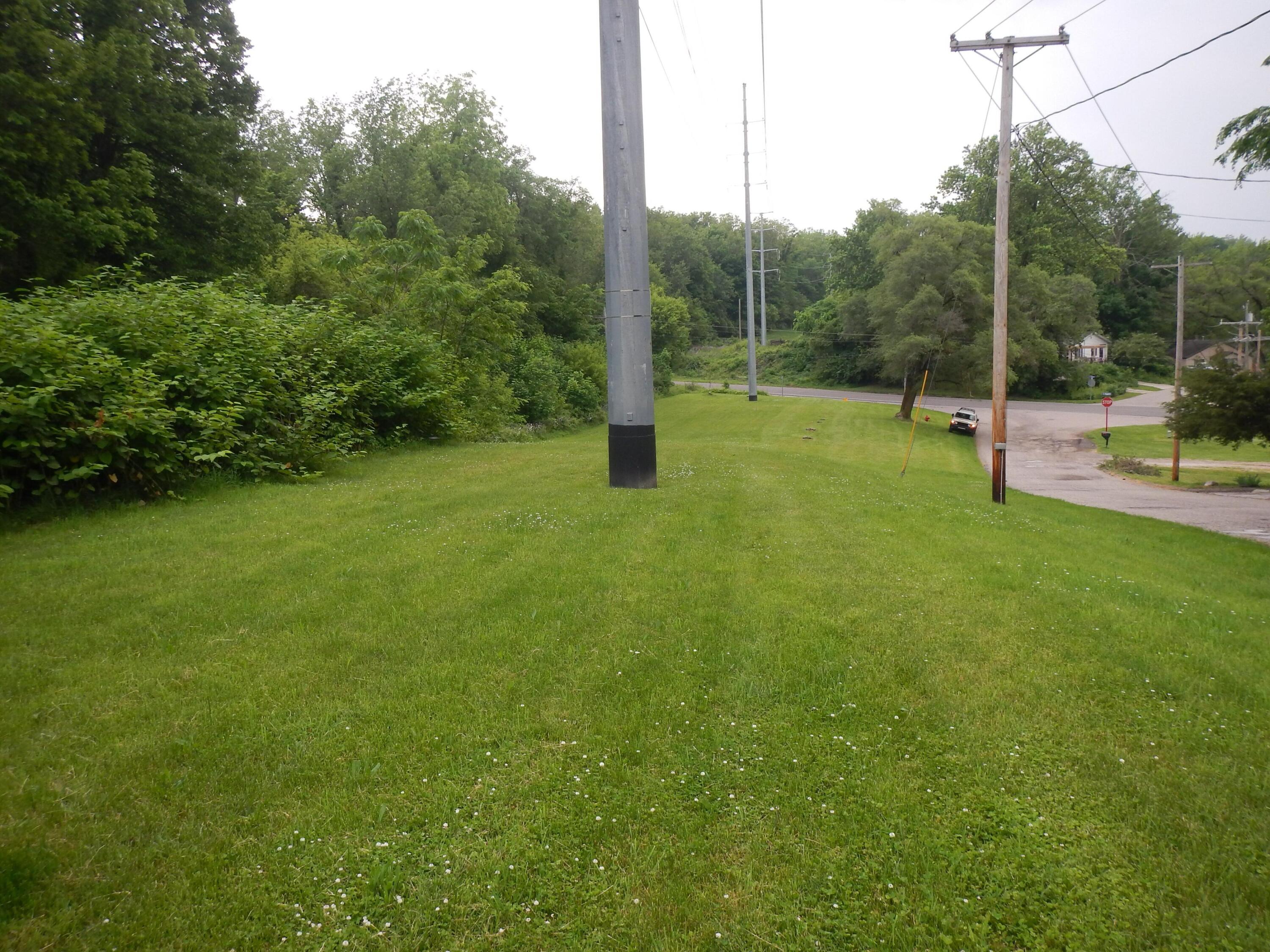105 Hilltop Lane Cassopolis MI 49031