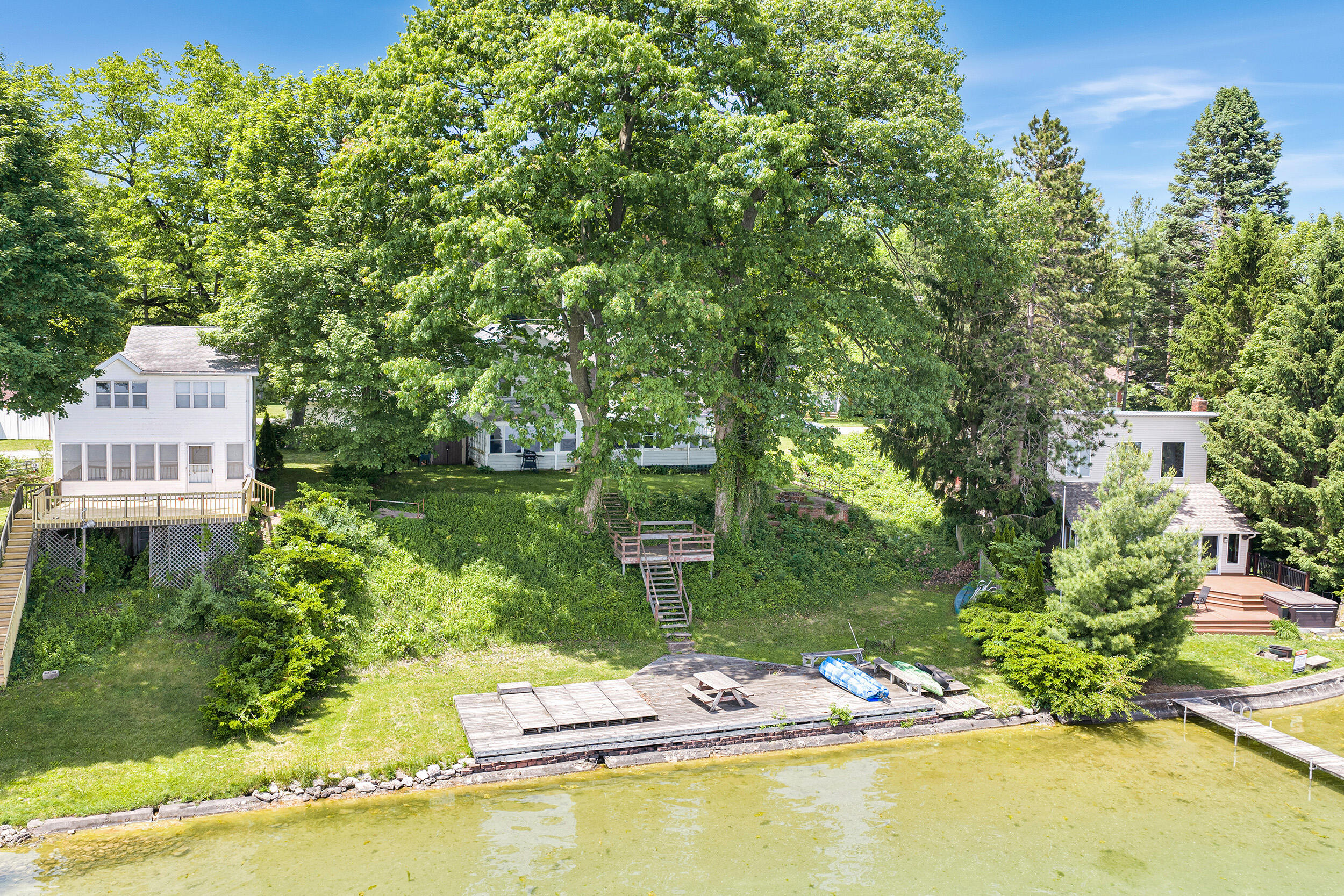 68270 N Shore Drive Edwardsburg MI 49112