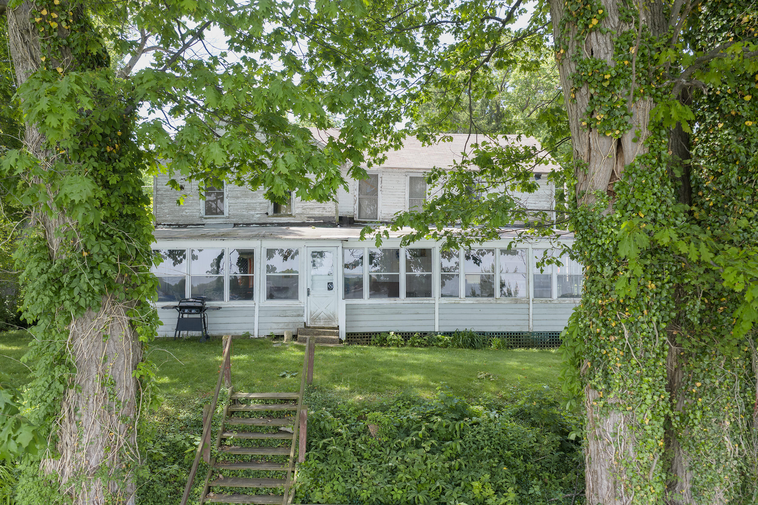68270 N Shore Drive Edwardsburg MI 49112