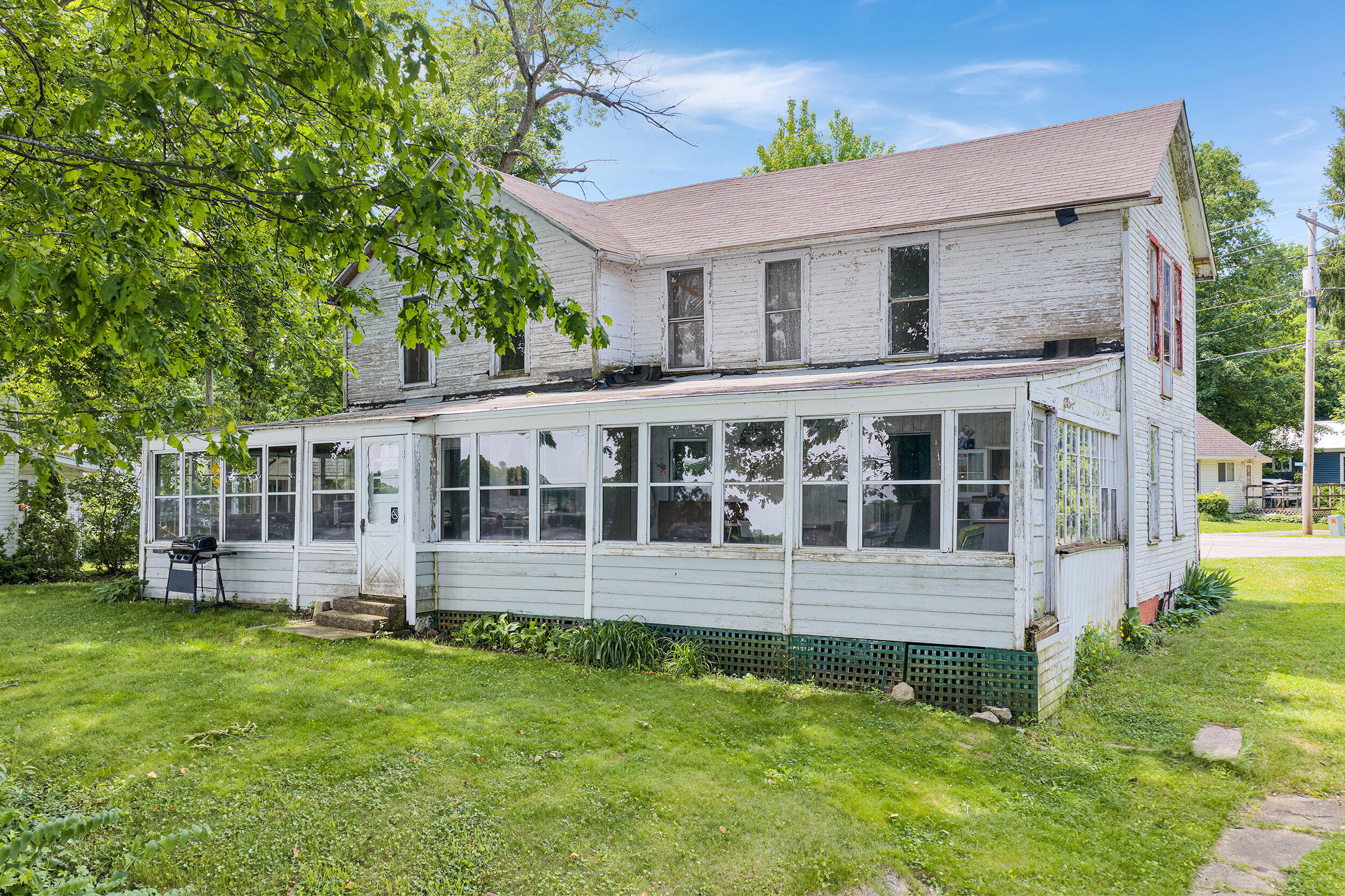 68270 N Shore Drive Edwardsburg MI 49112