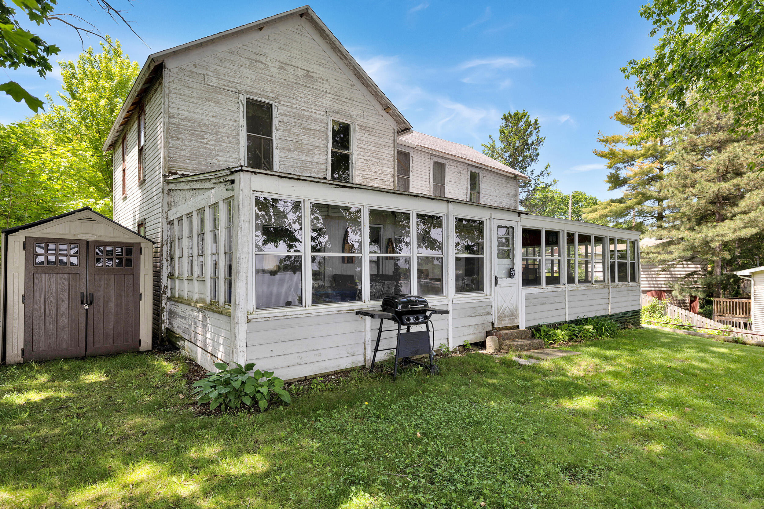 68270 N Shore Drive Edwardsburg MI 49112