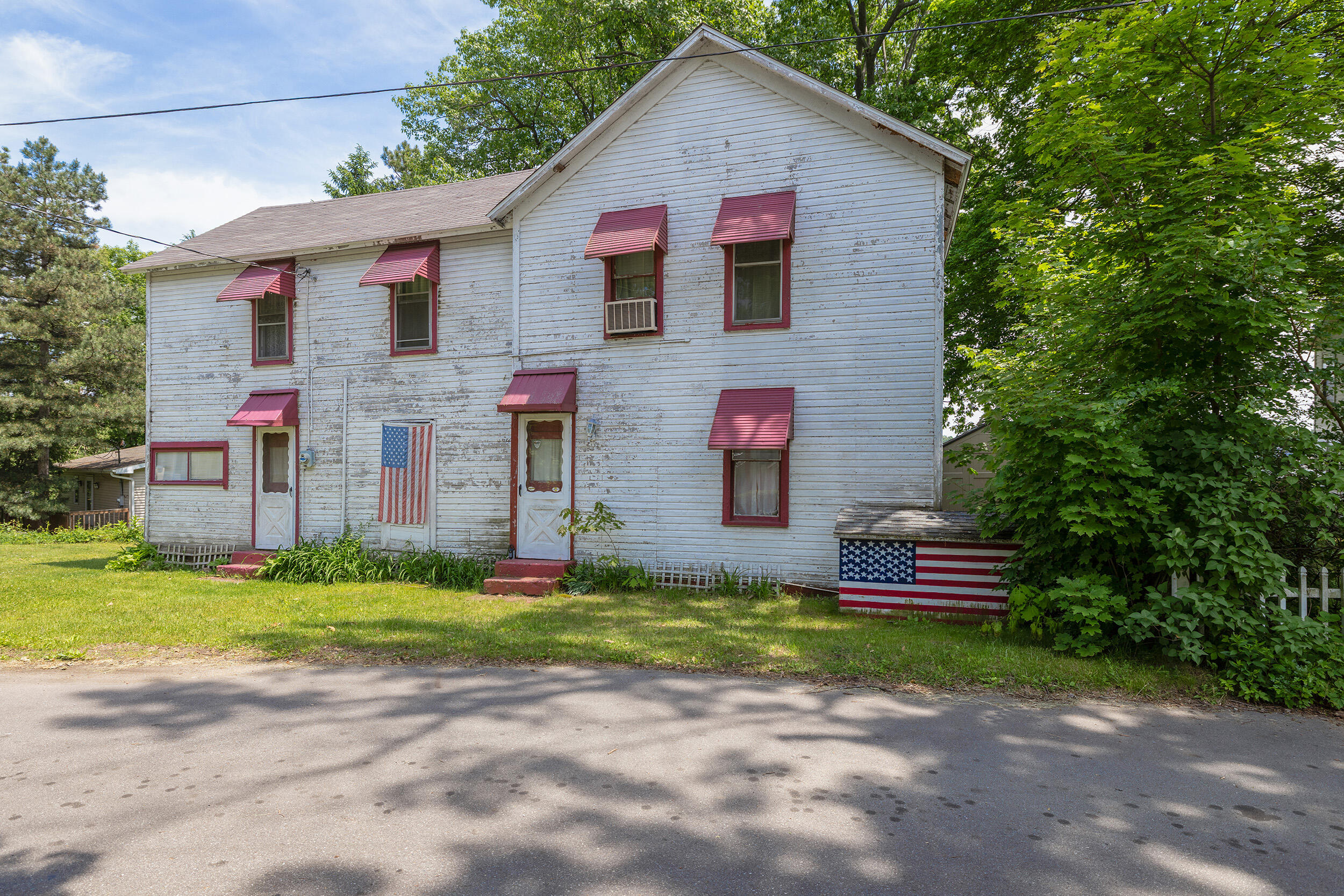68270 N Shore Drive Edwardsburg MI 49112