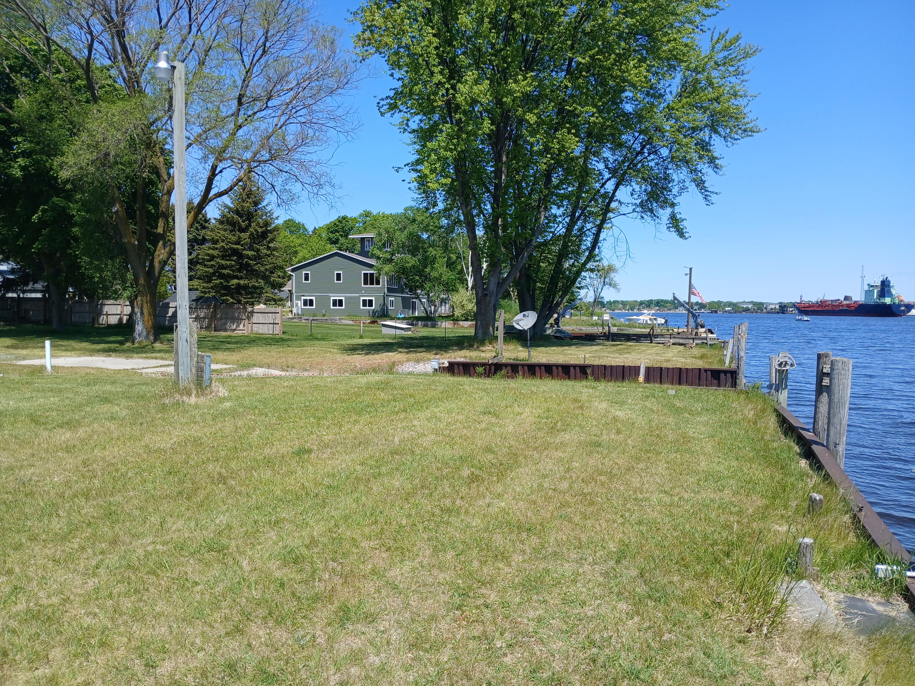 846 S Lakeshore Drive Ludington MI 49431
