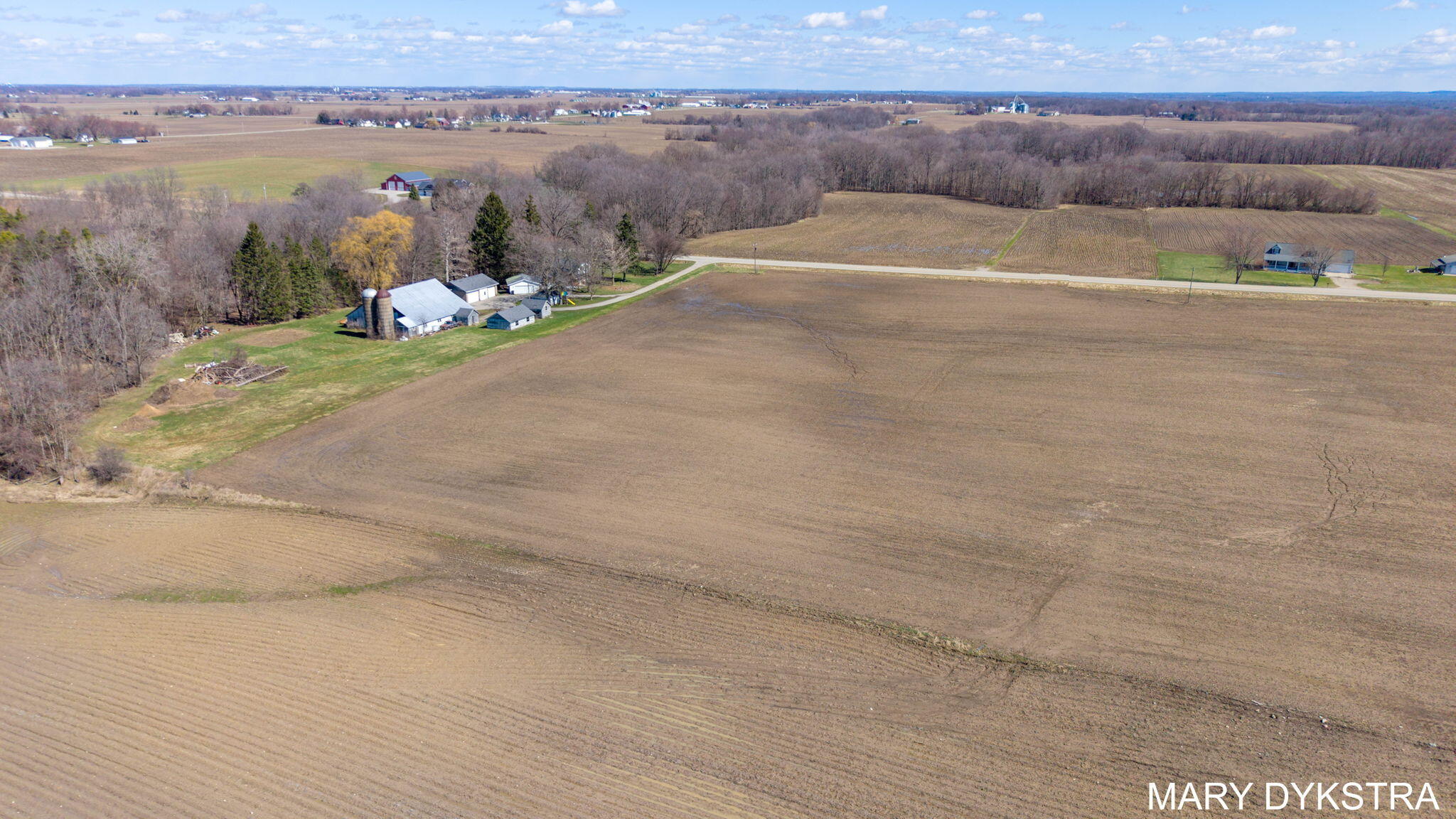 Ville 57th Street Hamilton MI 49419
