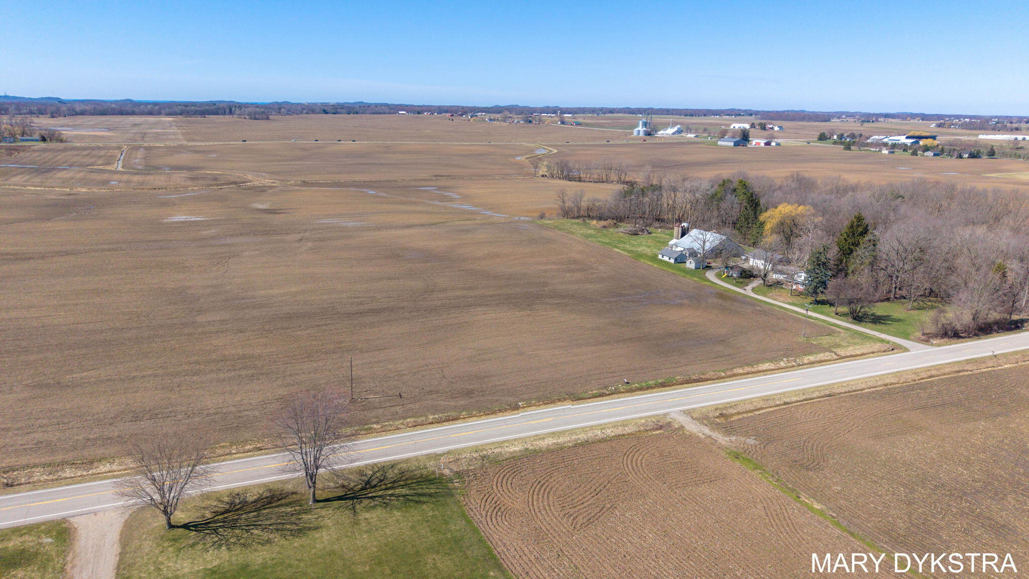 Ville 57th Street Hamilton MI 49419