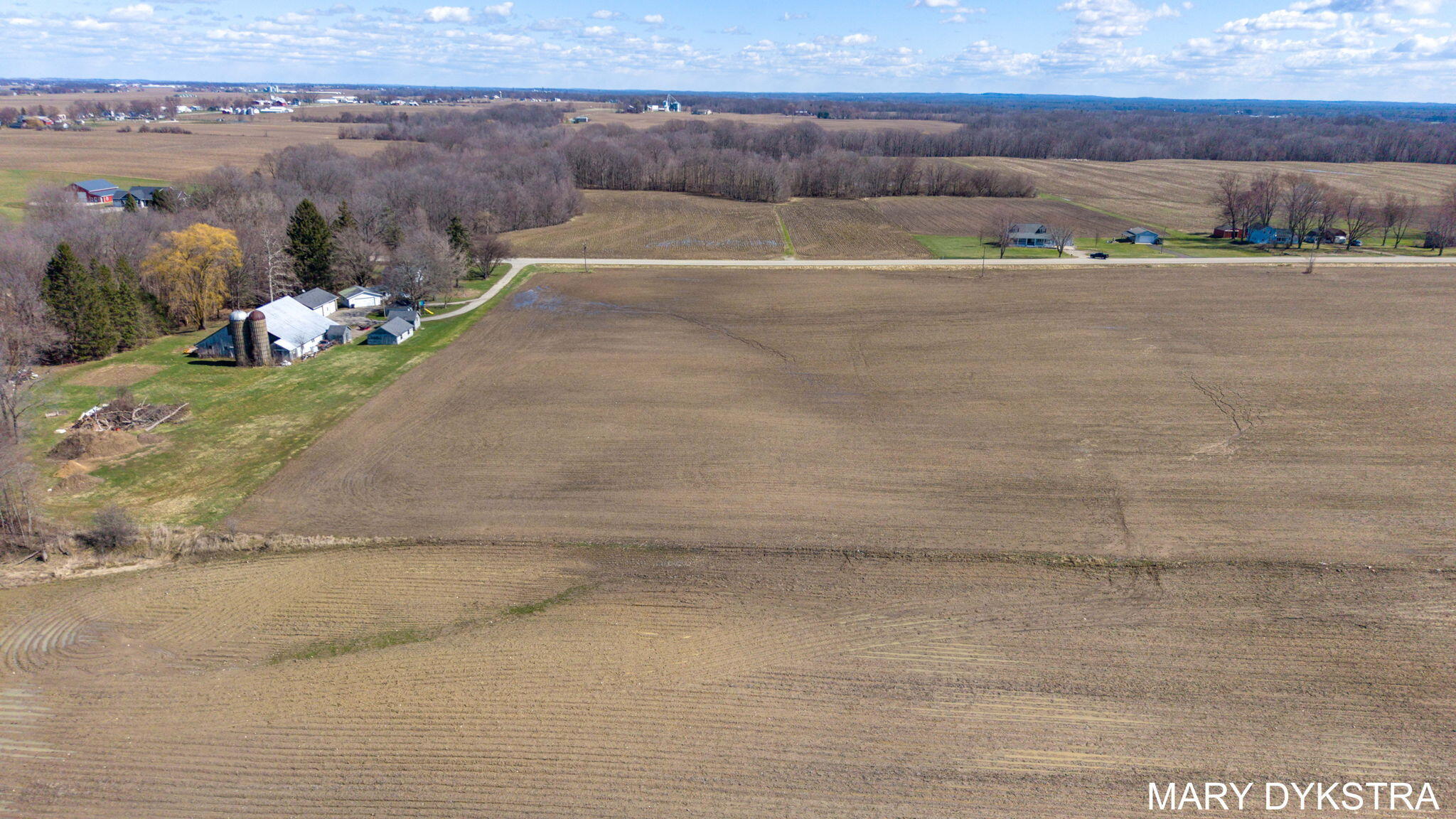 Ville 57th Street Hamilton MI 49419