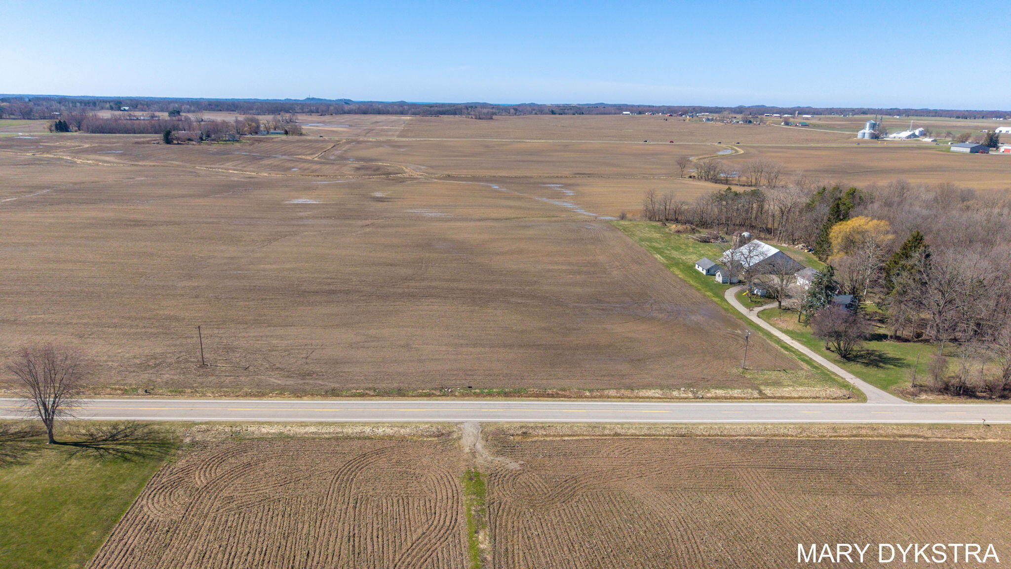 Ville 57th Street Hamilton MI 49419