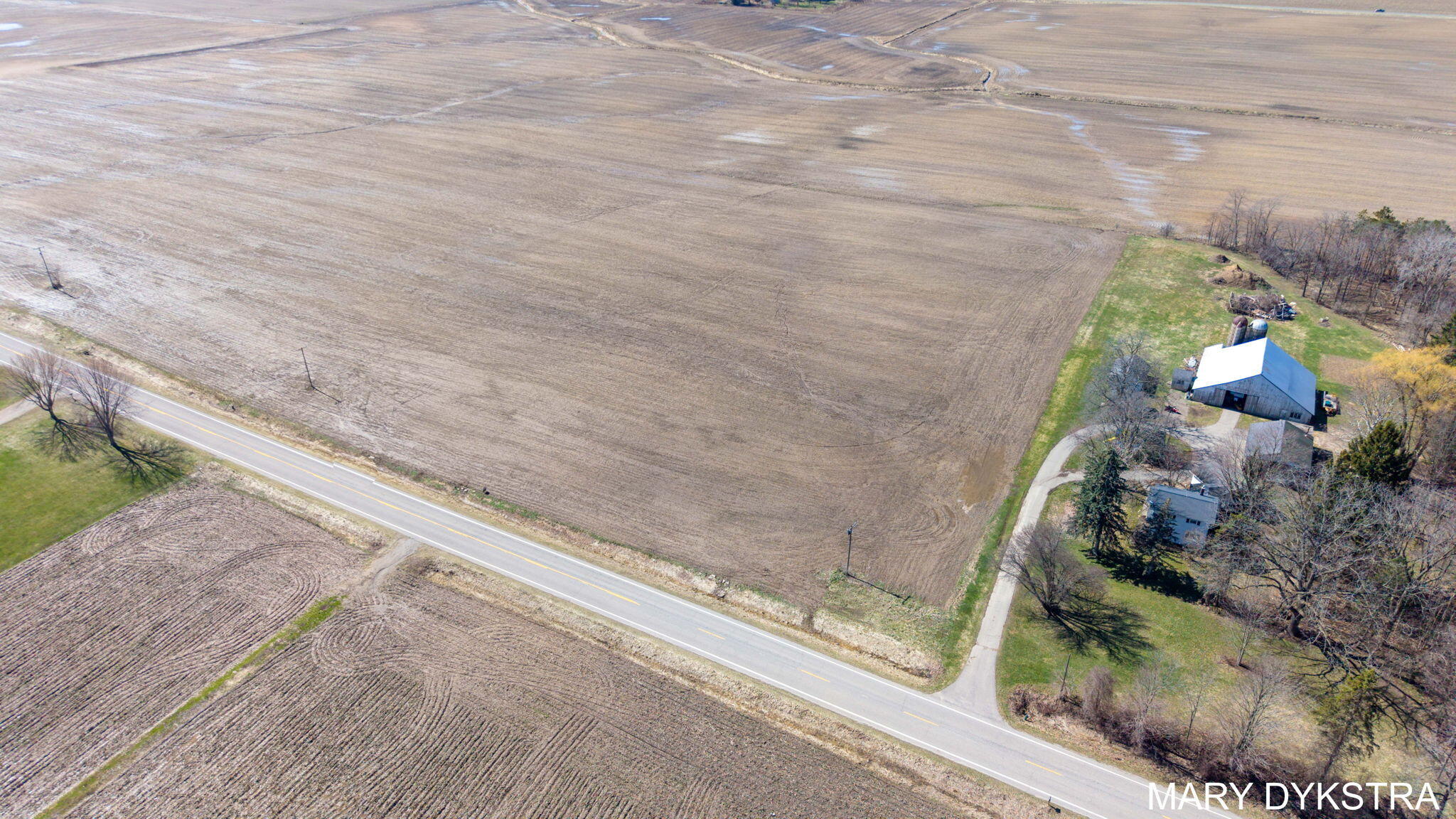 Ville 57th Street Hamilton MI 49419