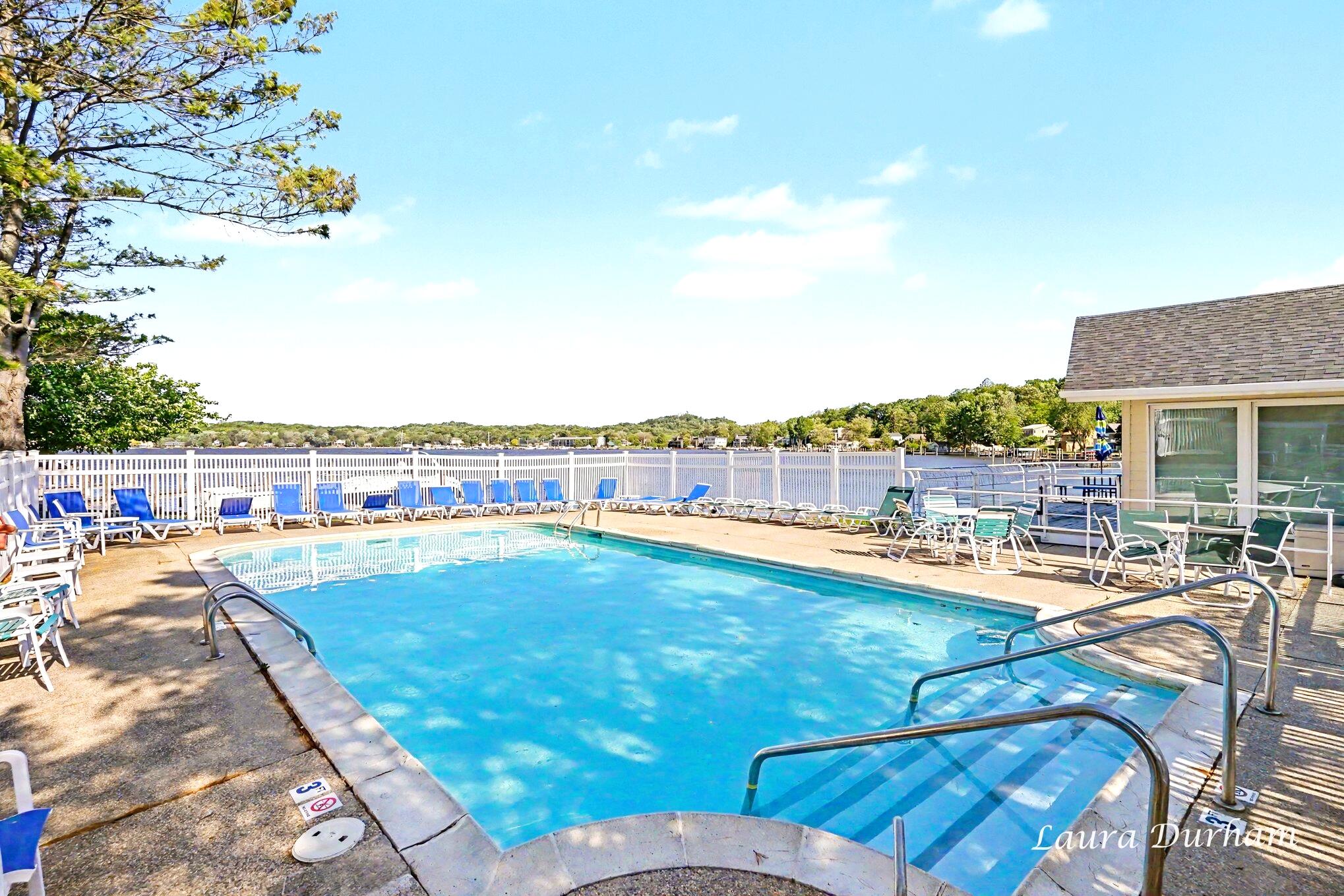 987 Lake Street Saugatuck MI 49453