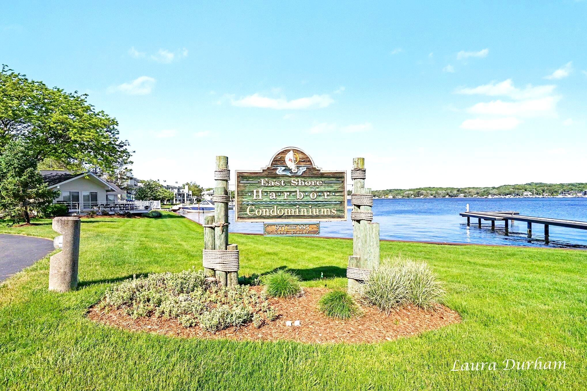 987 Lake Street Saugatuck MI 49453