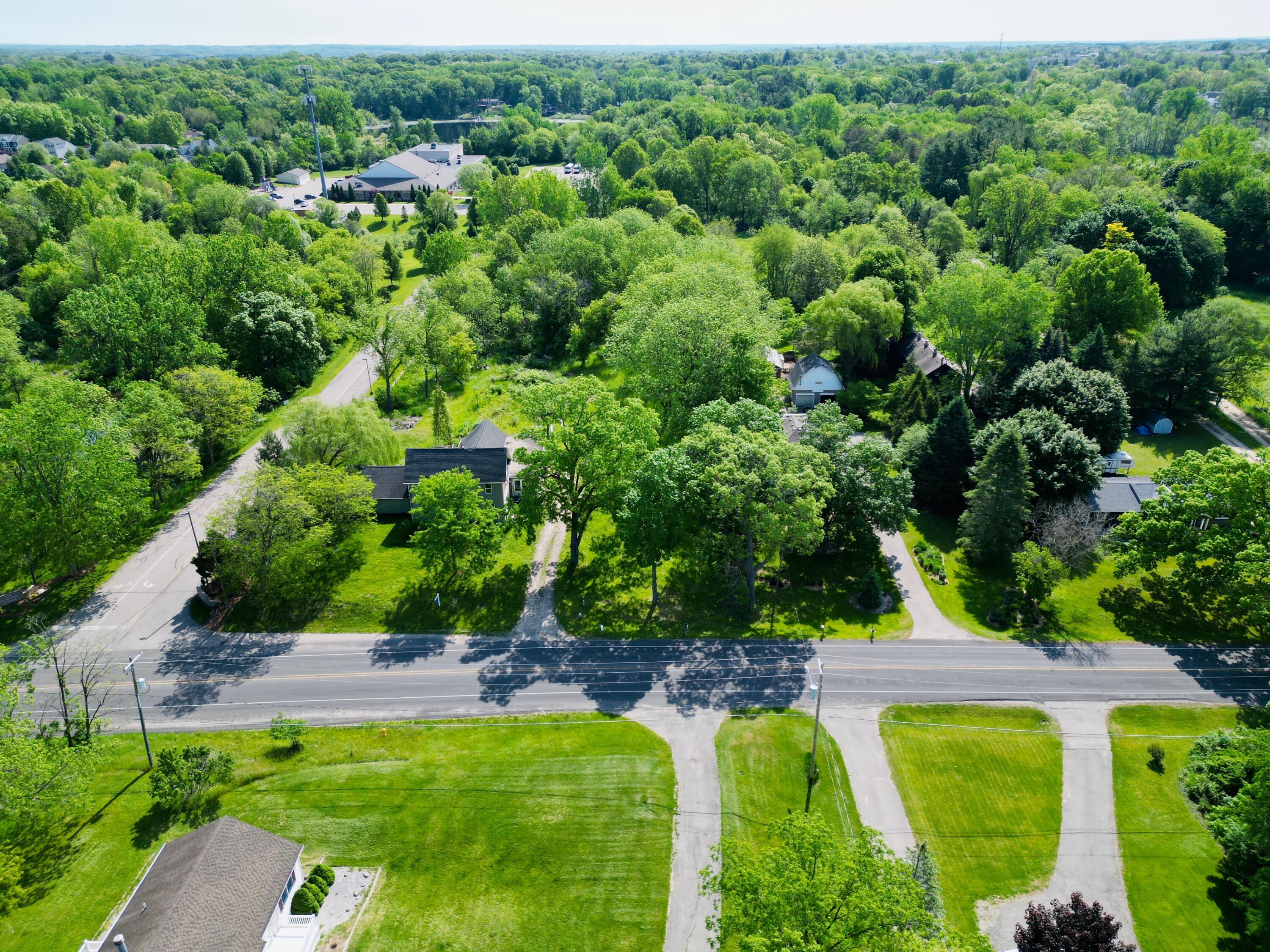 2326 Dean Lake Avenue NE Grand Rapids MI 49505