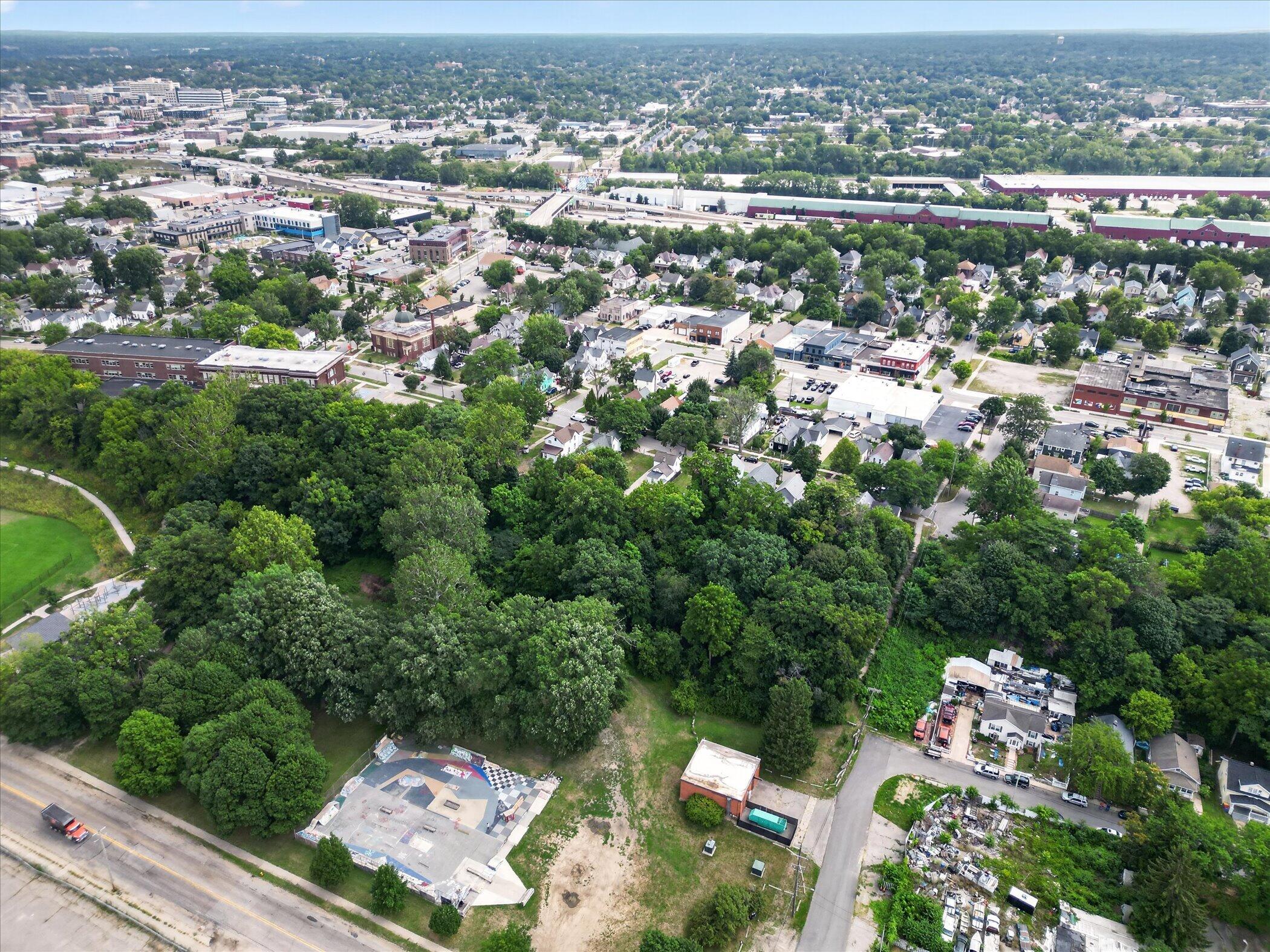 851 Oakland Avenue SW Grand Rapids MI 49503