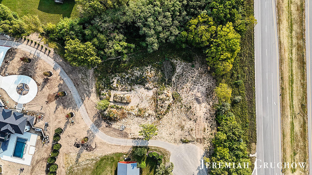 V/l 60 Ada Hills Drive SE Ada MI 49301