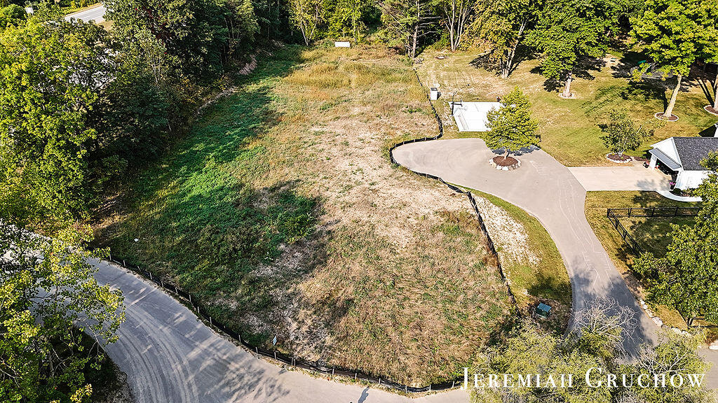 V/l 60 Ada Hills Drive SE Ada MI 49301