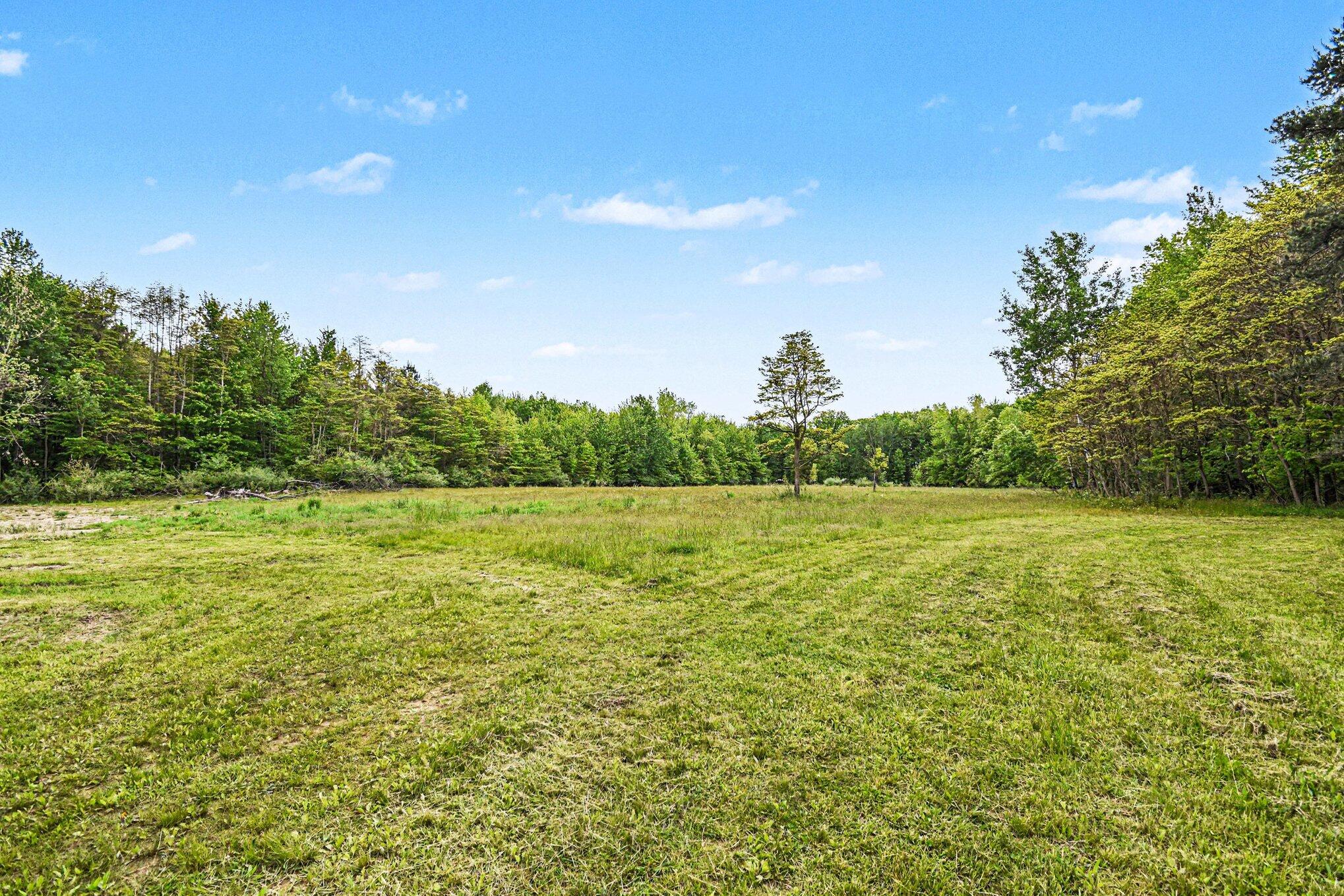 V/l 43.5a 104th Avenue Allegan MI 49010