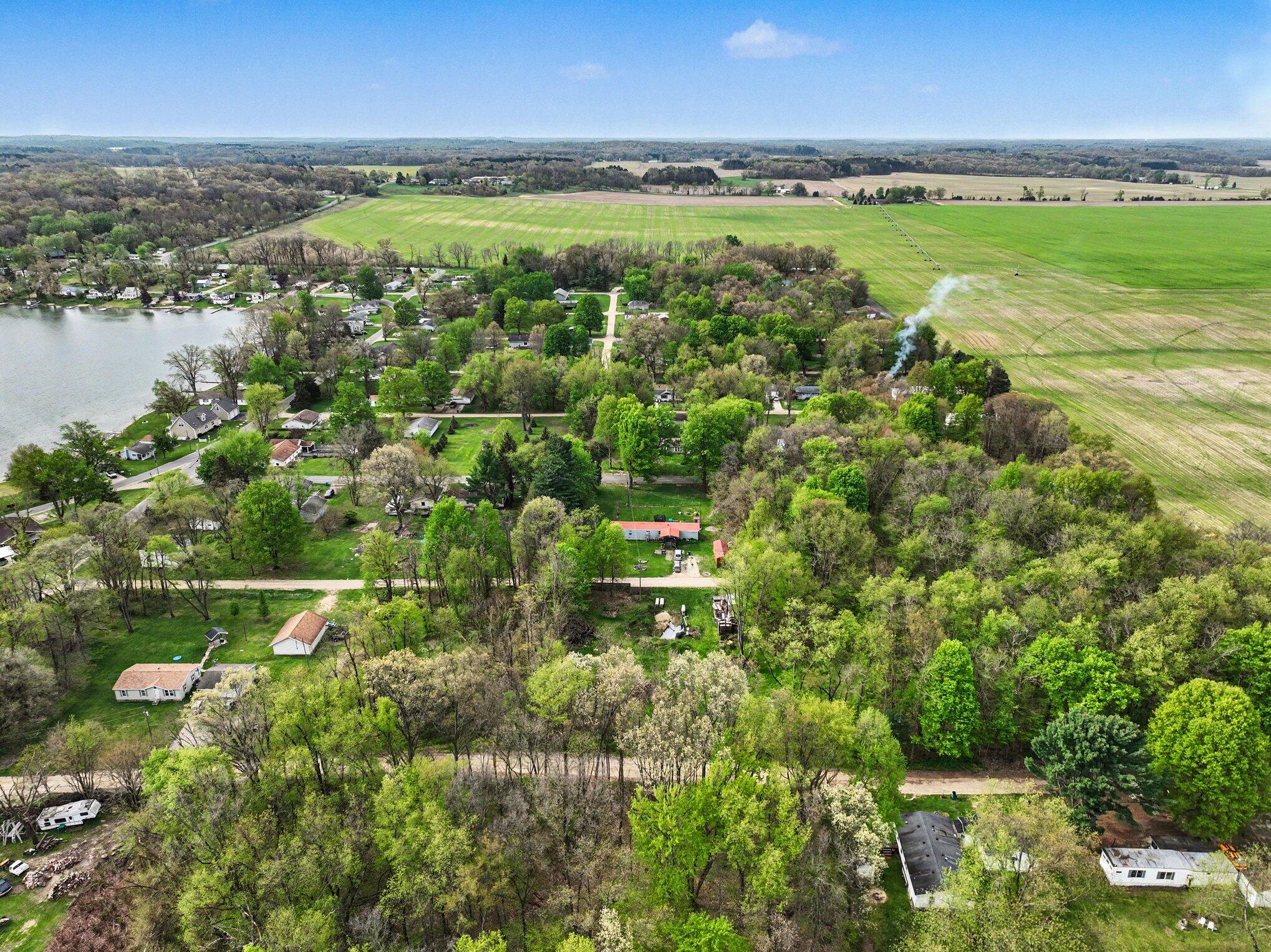 Ville 65th And Lakeshore Drive Dowagiac MI 49047