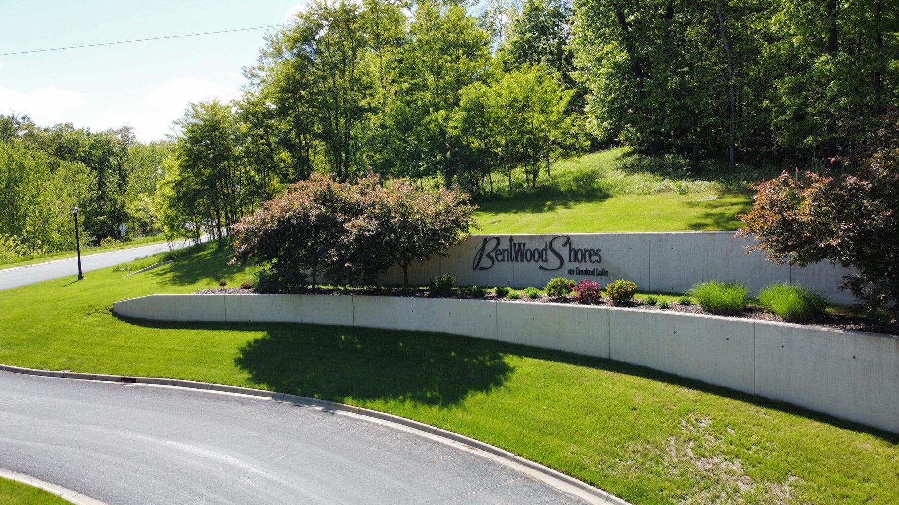 7076 Bentwood Trail Kalamazoo MI 49009