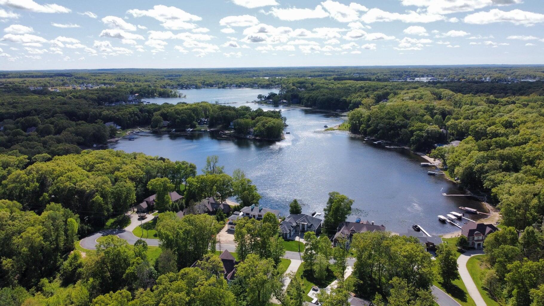 7076 Bentwood Trail Kalamazoo MI 49009